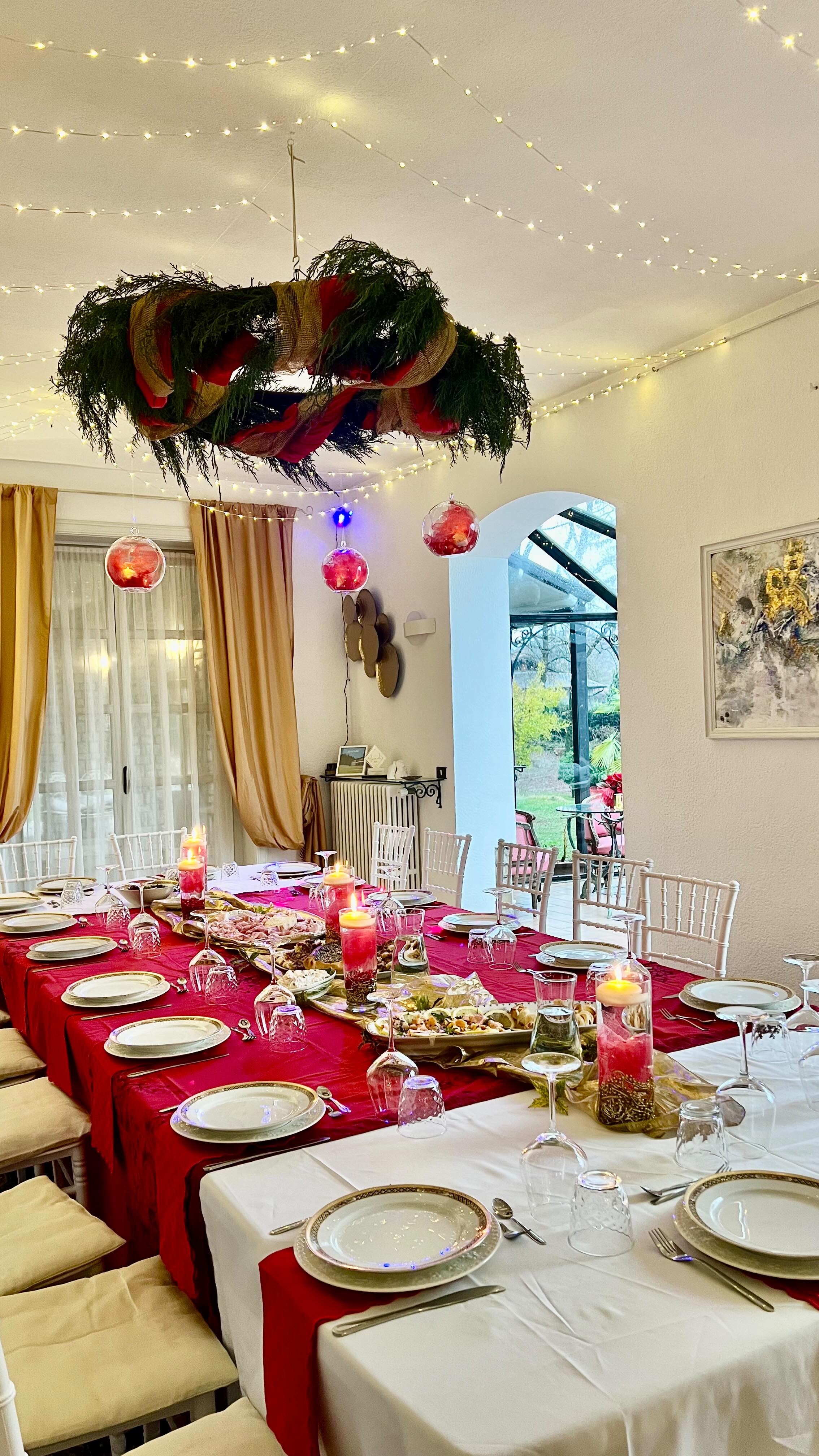 At Christmas, time slows down here.
The table is set, the fireplace is lit, soft lights fill the rooms.
We gather, we share, we celebrate simply being together.
This is where our most meaningful celebrations begin.
Always with family.
Always at Villa Sofia. #christamas #natale #familytime