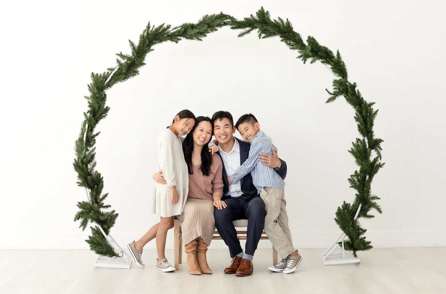 Merry Christmas Eve! 🎄🎅🏻❤️
Currently powered by sugar cookies and pure chaos.
#DfwFamilyPhotographer #DallasFamilyPhotographer #HoustonFamilyPhotographer #FlowerMoundFamilyPhotographer #FortWorthFamilyPhotographer