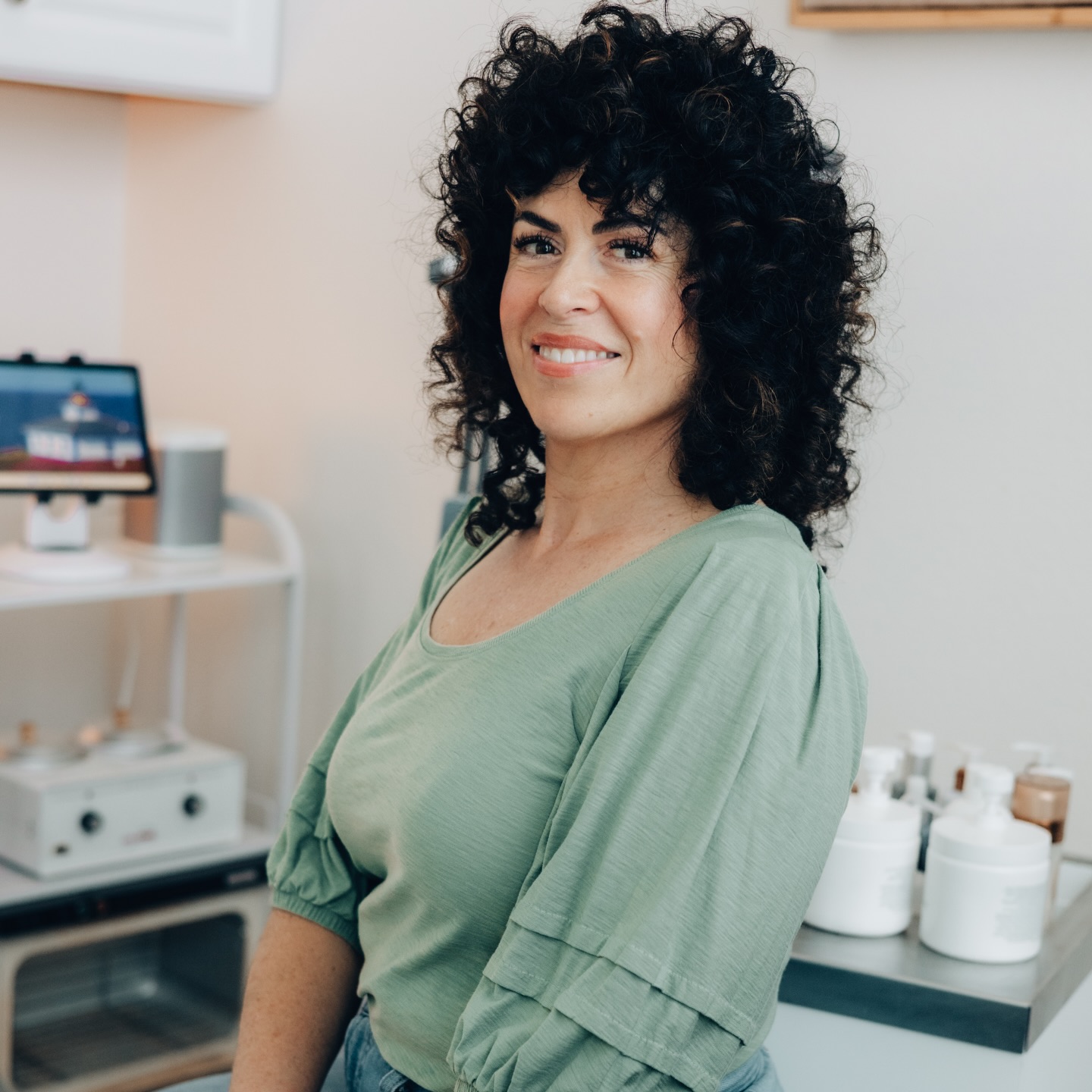 As we close out 2025, our hearts are so full 🤍
This year brought thoughtful growth at Derma Bella Skin Studio. We welcomed Melinda to the team, expanded our offerings to include beauty and body treatments, rebranded, and refreshed our website with intention.
It was also a meaningful personal milestone for me as an esthetician and celebrating 25 years of caring for clients here in Santa Cruz.
Thank you for trusting us with your skin, your self-care, and your time. We can’t wait to step into 2026 with you! ✨
XO
Rowena