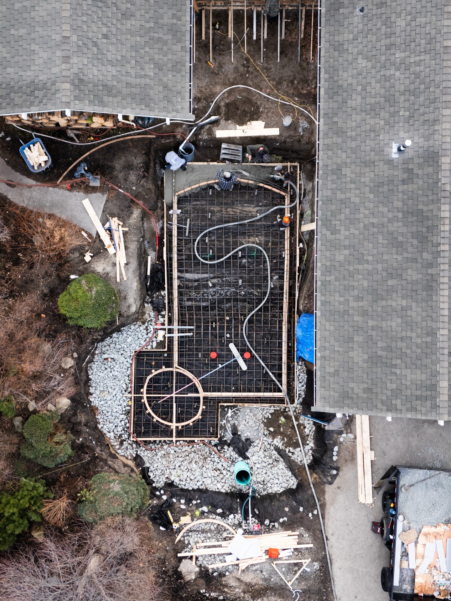 Before and after of our first concrete pour at this project❗️
📲 Contact us today to get started on your project
(844) 562-5362
#Poolhouse #LuxuryPools #KelownaPoolBuilder #OkanaganLiving