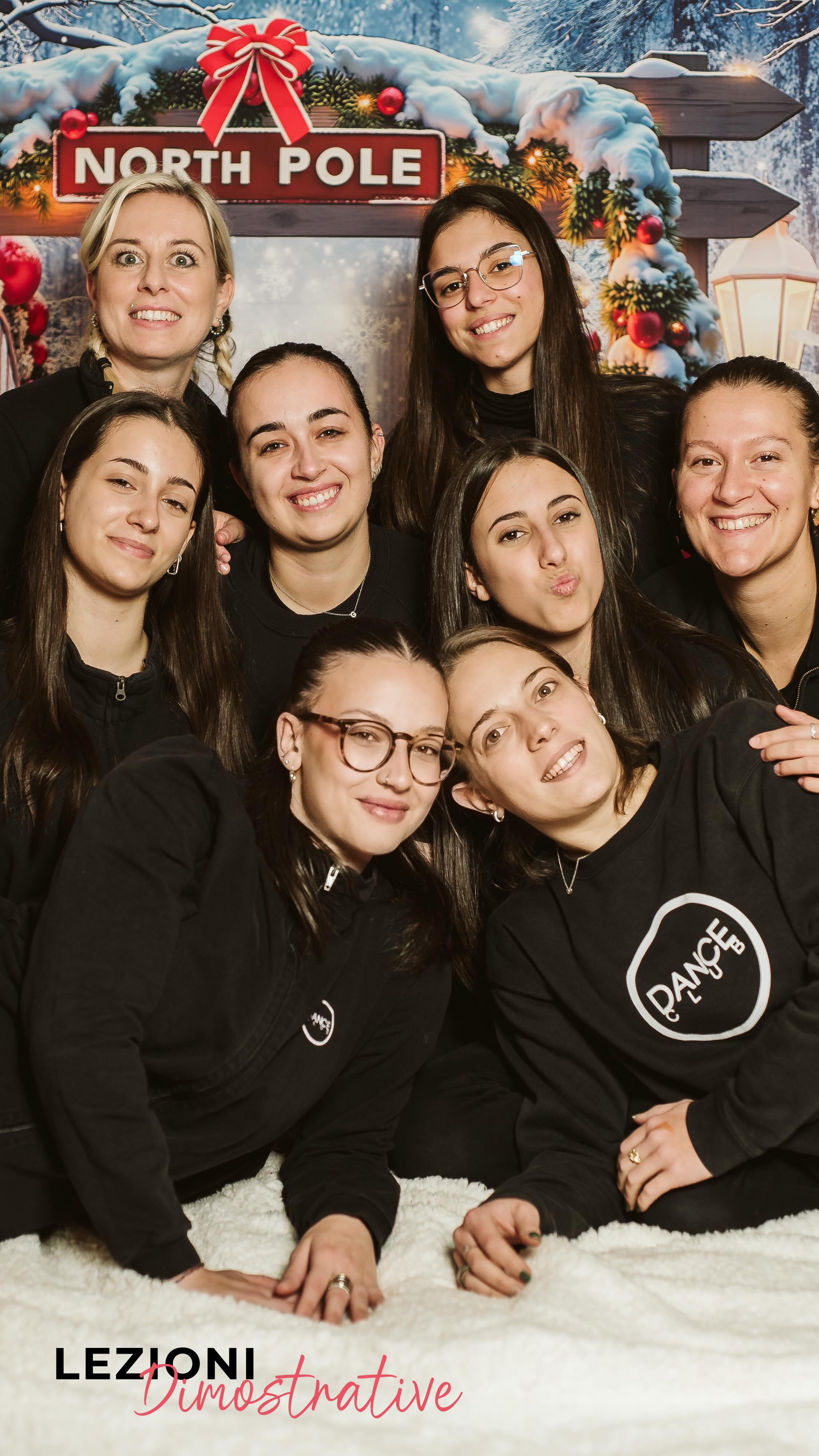 🎄 Feliz Navidad 🎶
Feliz Navidad 🎶
Feliz Navidad, próspero año y felicidad! 🎁