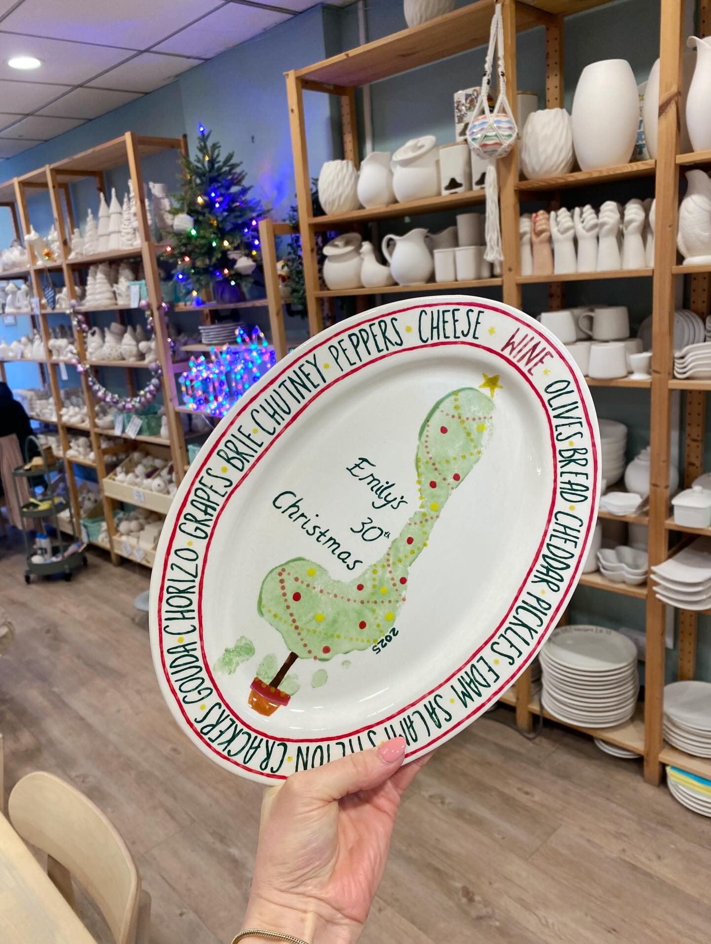 🎄who enjoyed watching their loved ones open a handpainted Christmas gift?🎄and who was lucky enough to find one under the tree addressed to them?