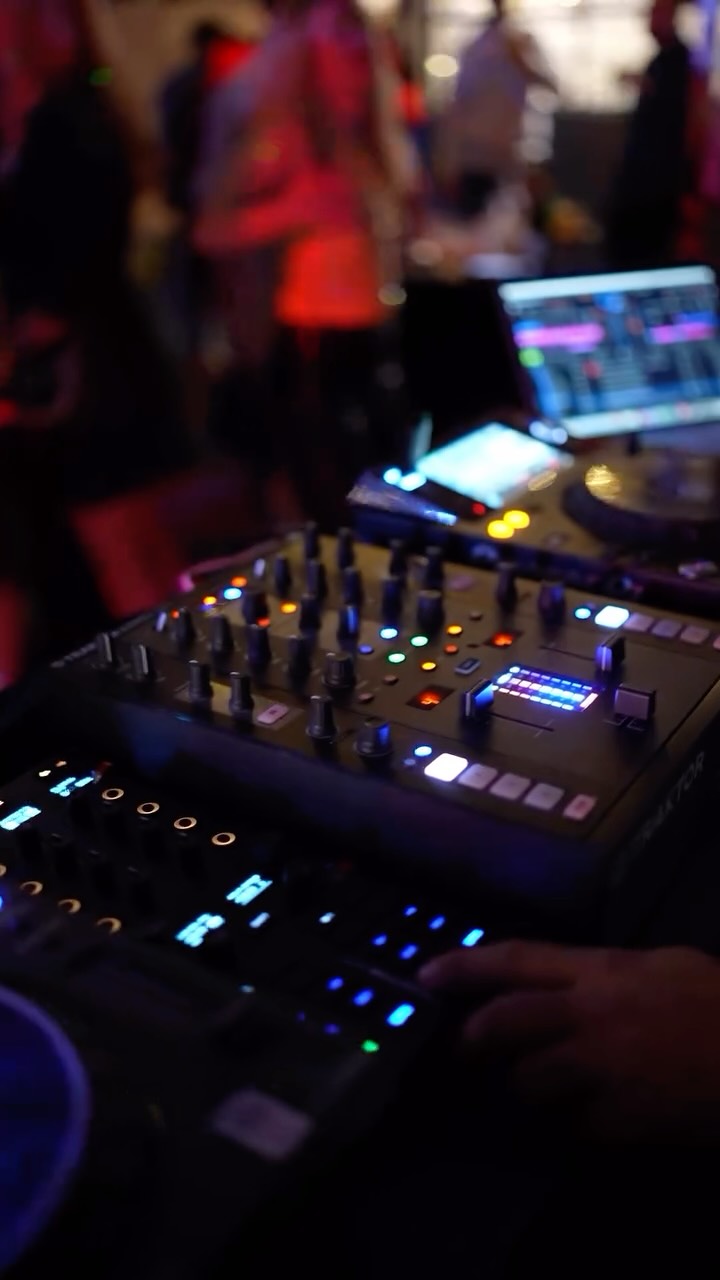 Hareket, müzik ve iyi insanlar.
Yeni yıla ExLab’te böyle girildi. 🎄
Move. / Flow. / ExLab.