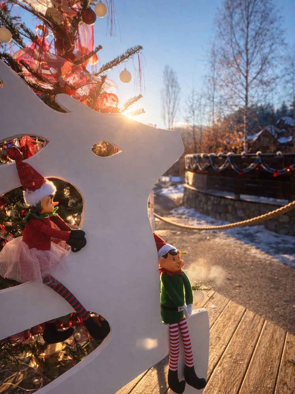 Après de superbes vacances passées à l’Étoile du Cians – Camping, Lodges & Spa,
Flocon et Neige étaient plus inspirés que jamais.
Mission accomplie : ils ont gâté tous les enfants sages,
semant sourires, magie et souvenirs plein les yeux.
Toute l’équipe de l’Étoile du Cians – Camping, Lodges & Spa
vous souhaite de très belles fêtes de fin d’année.
#etoileducians #noelaucamping #magiedenoel #vacancesenfamille souvenirs espritdenoel campinghiver joyeusesfetes
