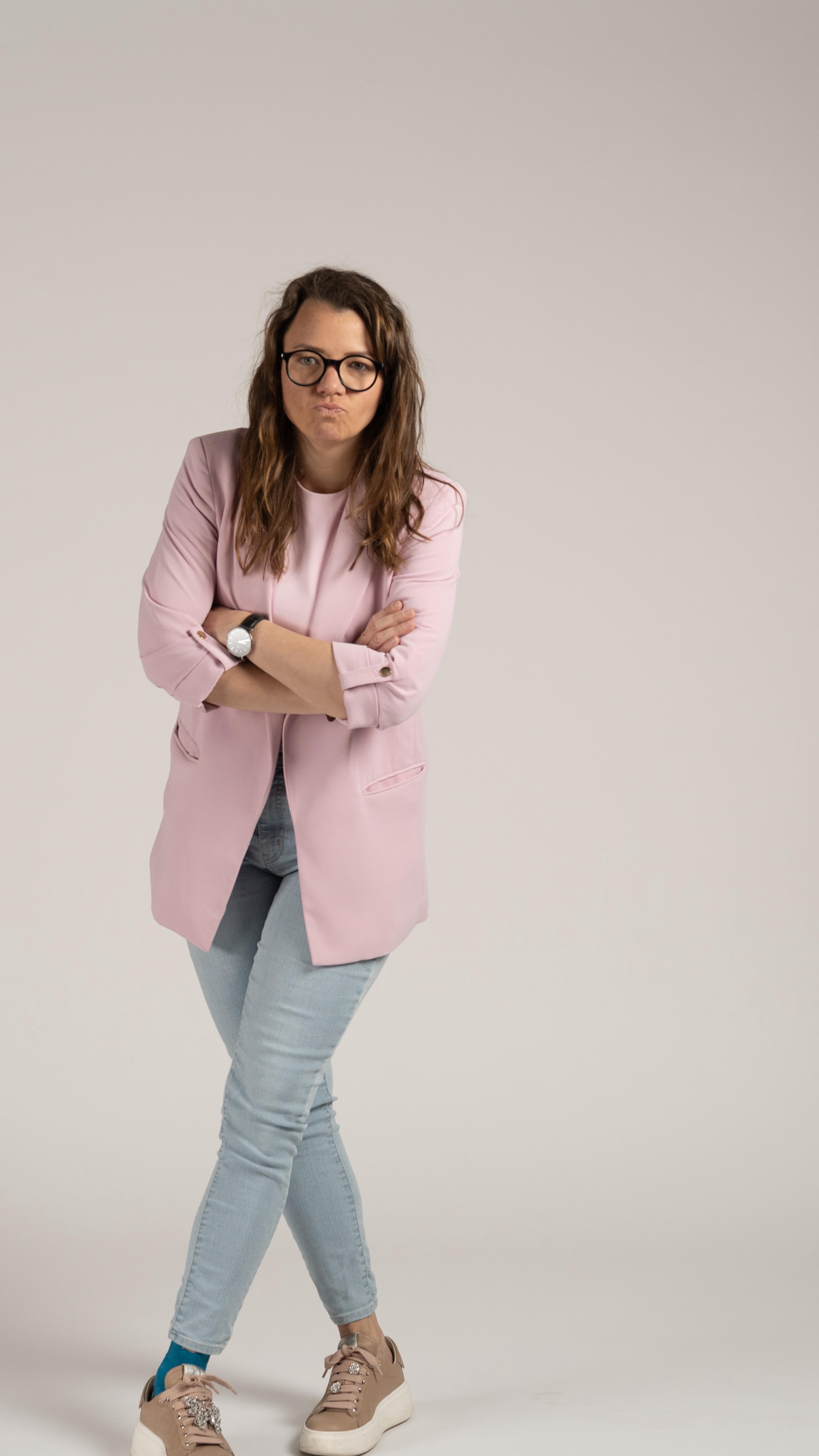 Der April war ruhiger wie die Monate zuvor - Fokus war hier ganz auf Color&Style die Ausbildung der lookademy. Besondere Freude hat es mir bereitet , die Livetage am Starnberger See zu begleiten. Wunderschöne Frauen die voll und ganz in ihr Strahlen kommen und diese Momente festzuhalten đ„° nur schön - das matched fĂŒr mich so sehr, da ich es auch in meiner Arbeit als Aufgabe sehe diese individuelle Schönheit sichtbar zu machen đ„°