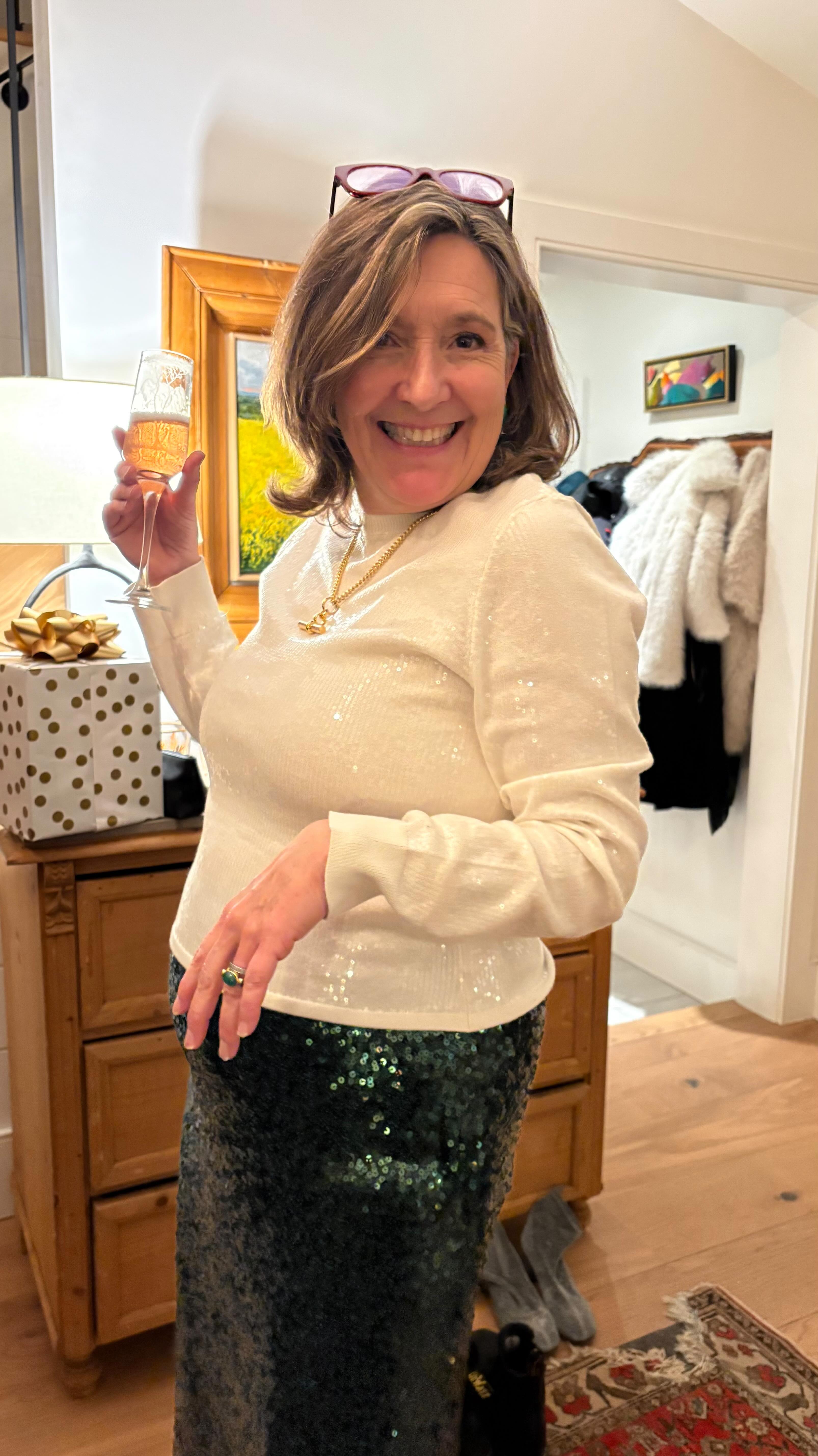 Happy Friday and Happy Holidays! This week come along on our staff Christmas party. We had seafood from @thebivalve at Lesley’s and then dinner at @brucewinebar . It was a great night and a good time was had by all. We are taking a break from videos next week, but will be back to our usual schedule January the 9th. Hope everyone has a safe holiday and Happy New Year!
#lovedyoumadlythornbury #lovedyoumadly #thornburyontario #consignmentboutique #consignmentshop