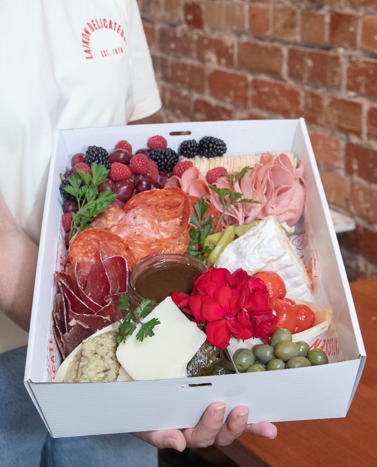 New Year’s Eve, done your way ✨
Create your own antipasto platter or let us take care of it for you.
Hand-select your favourite charcuterie and deli favourites, build something beautiful at home, or order one of our Laikon signature boxes — ready to open, share and celebrate 🥂
Pop in store to pick out your favourite essentials for your platter, or hit the link in our bio to organise catering for New Year’s Eve.
Good food, great company, and an easy start to the year ahead 🤍
#LaikonDeli #LaikonCatering #NewYearsEve #AntipastoPlatter #CharcuterieMelbourne