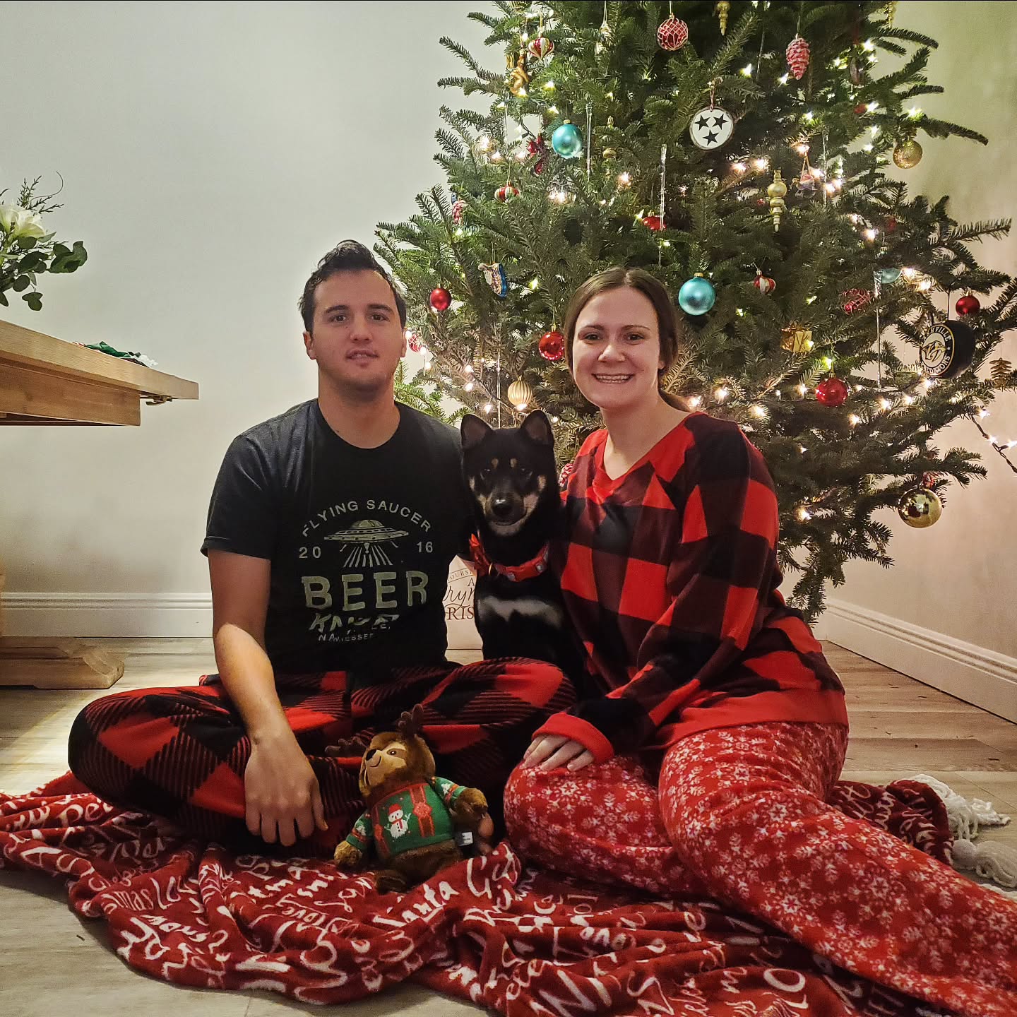 The holidays look different lately. Here's a flashback from a few years ago, featuring Rachel's first-ever real tree which Anthony lovingly helped pick out and transport home🎄✨️Merry Christmas and happy holidays from our family to yours ❤️🩹❤️