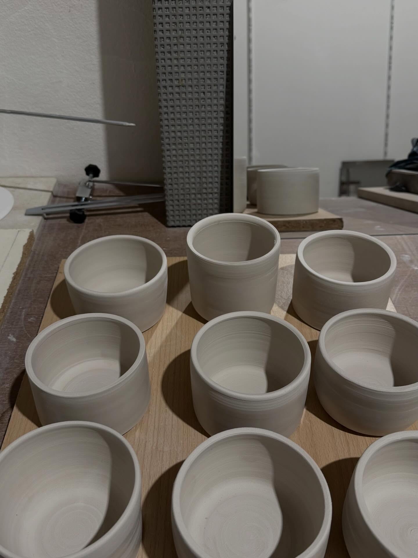 slow progress & happy with every second it takes
#ceramics #pottery #keramik