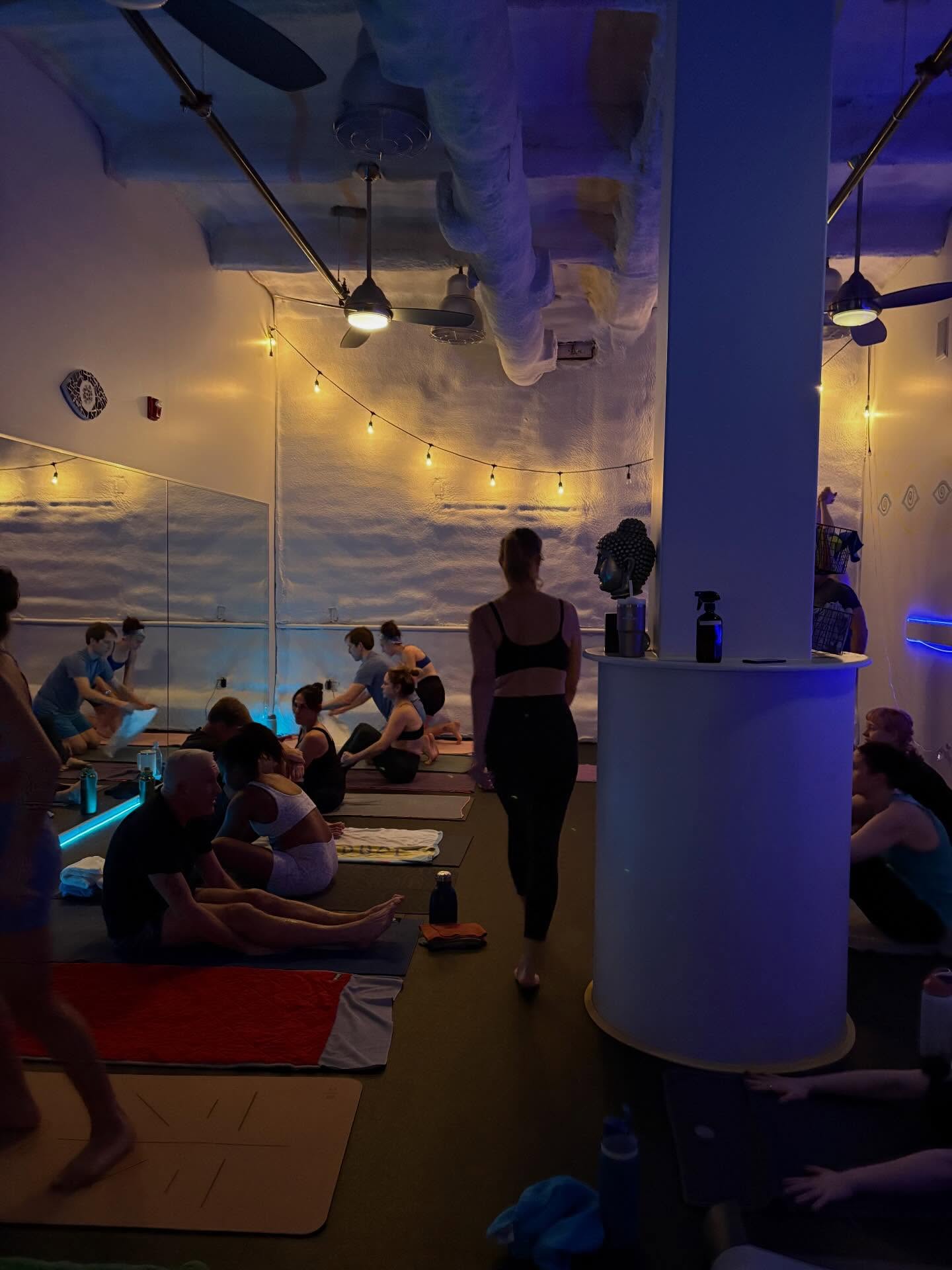 HAPPY NYE EVERYBODY🥳
We had an EPIC final morning of the year with more shoes and jackets than we’ve seen at once maybe ever! All the love from Andy, Buddy & the whole Focus Fam as we enter 2026 together as strong as ever!
Can’t wait to see everybody in the new year!! Comment your best focus memory from 2025🥰 #newyearsamefocus #2026 #focusbrynmawr