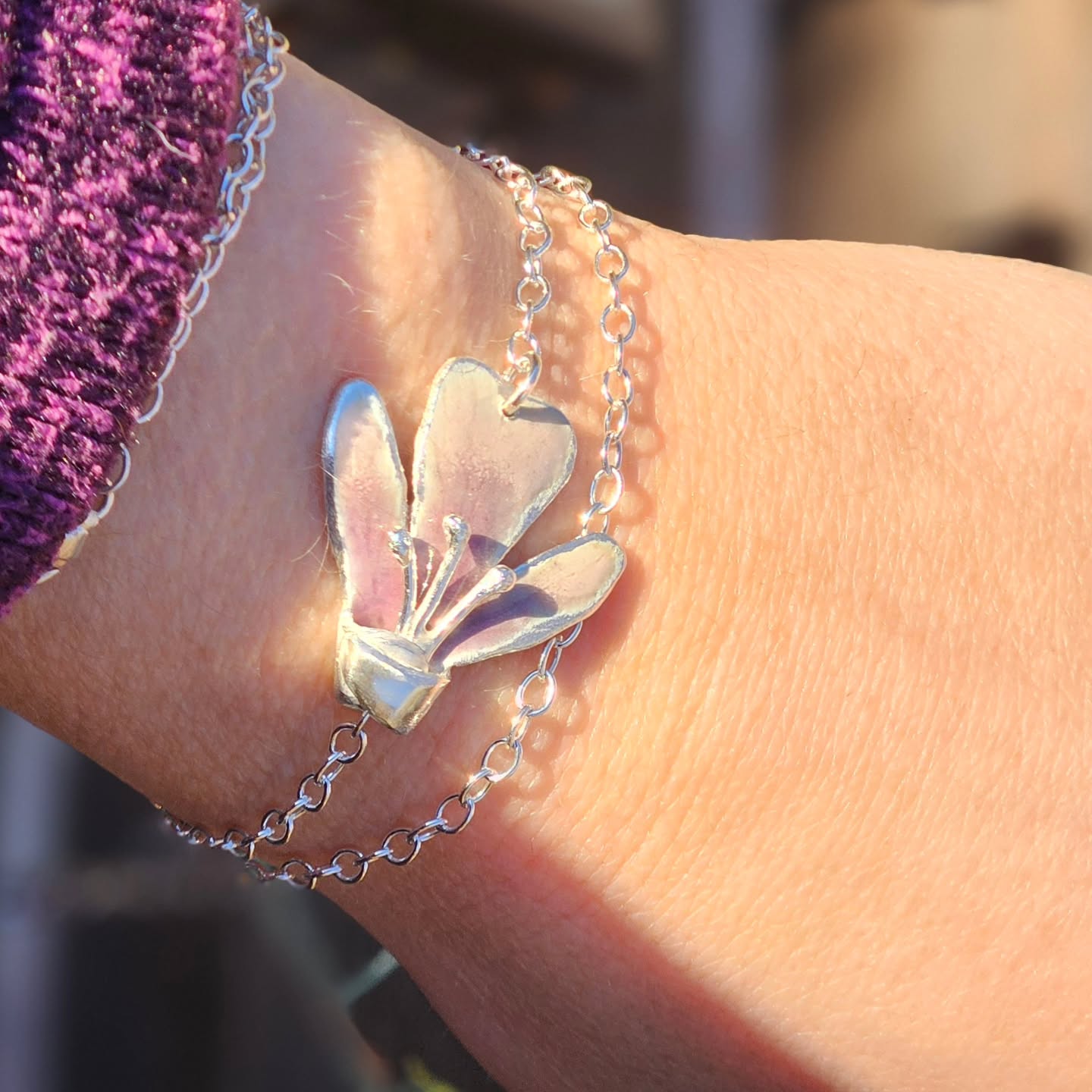 Nieuwe kleuren getest 😍
(Deze is in opdracht gemaakt)
#emaille #pastellum #armband #bracelet #jewelry