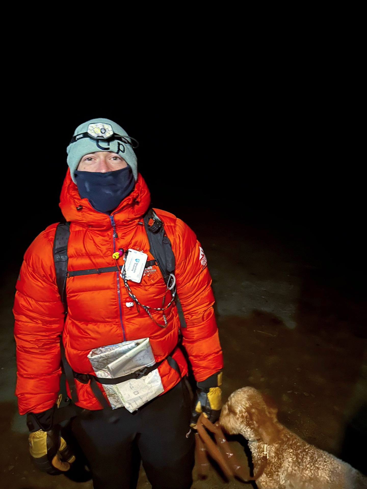 A few days on Dartmoor with soph and Willa to finish the year off. First stop for some night navigation in some sub zero temps, wind chill was a kicker but I forgot how much fun I have when you head out and find yourself exactly where you’re meant to be. 💥✨🌏 Dartmoor is a brilliant place for practicing night navigation, one of the reasons being that there are so little features you really have to be on it all the time. The skills learn in my Hill Skills courses will aid you find yourself, no matter where you are 🌚🌔 willa joined me for her first bit of night nav to, she was brilliant (although did give me a look saying hurry up dad) and now is snuggled in bed where it’s warm 😅❤️ @mountainequipment @love_your_paws_dogtraining @ospreyeurope @montaneofficial @nonstopdogwear @mtntraining @mt_association #mountainleader #mountains #mountaineering #hikers #hiking