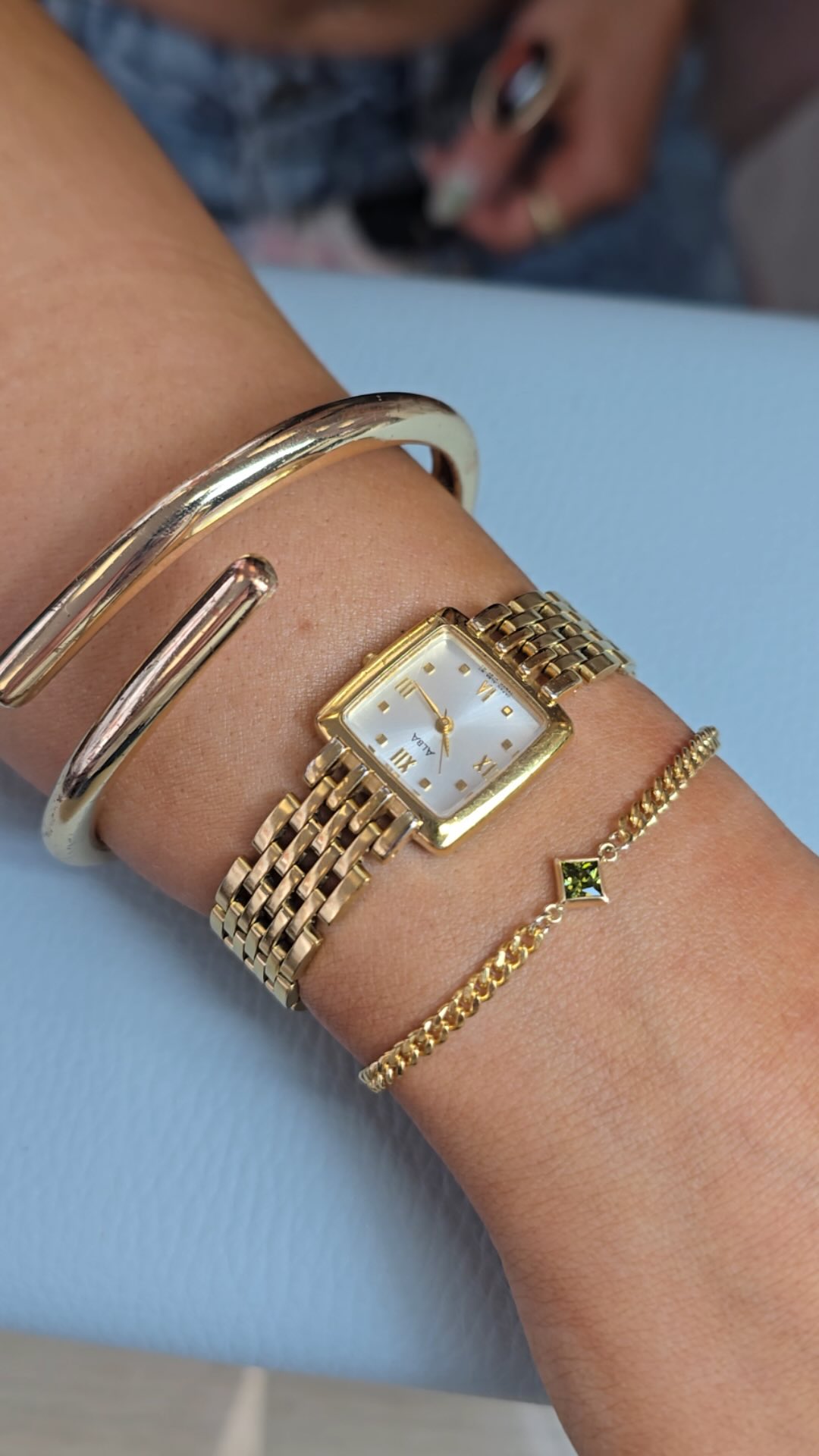 A lot didn’t survive Christmas this year🤣🎄
Diet is out the window, I now have a very questionable sleeping schedule and my bank account needs a few months off!
The good news on the other hand is that my permanent jewellery is still very much on, secure, still shining⭐️✨
If your 2026 vibe includes:
🤍 fresh starts
🤍 feel good moments
🤍 jewellery that stays with you
You’re in the perfect place💌
🗓️ January appointments are OPEN | 🔗 Check the link in our bio for upcoming slots and keep your eyes peeled on stories for updates✨