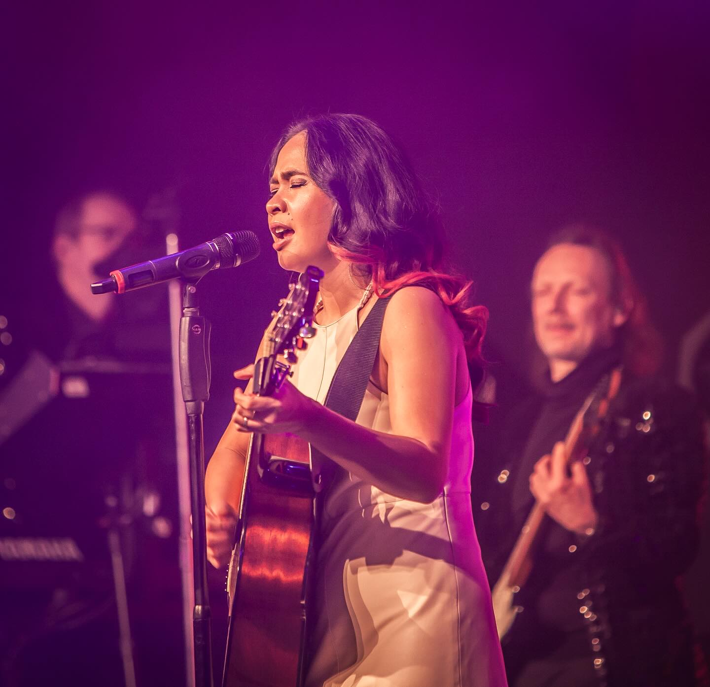 ⭐️ Was für ein Feeling, auch in den leisen Tönen…
💜 Überwältigend: @pavidemayo
#dinnershowleipzig #PaviinAction #Nightfever