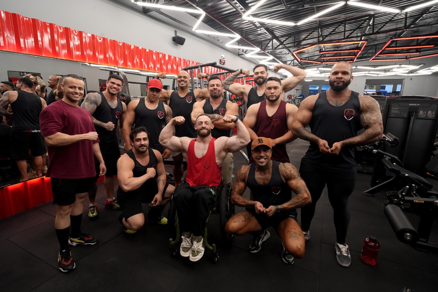 🔥ÚLTIMO TREINO E RESENHA COM O TIME DO ANO!
.
Obg a todos os irmãos que fizeram um esforço para que no último final de semana do ano, mesmo que de última hr pudessemos ter um tempo para o BOM XALALA e um treinão com a familia.
😂😂😂 deixo as primeiras imagens e vídeos do que foi esse encontro aq pra vcs.
TMJ FAMILIA!
2026 SERÁ GIGANTE. VCS SÃO F#DA! 🏆
#LacerdasTeam
.
Grato ao @monstrao.oficial e a @panobiancoctspvilanilo por nos ceder o espaço e nos deixar 100% a vontade