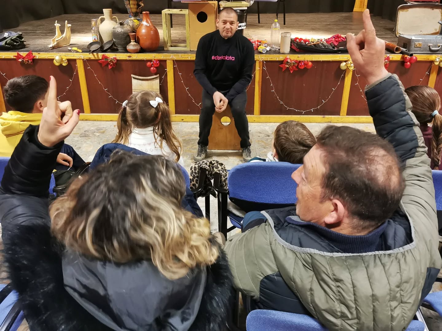 Hoy hemos estado en #langadeduero impartiendo el último #taller de #instrumentosreciclados #darlalata del 2025. Hemos estado súper a gusto con tod@s vosotr@s!!! 🥰
Gracias a @diputacionsoria @dipculturasoria
