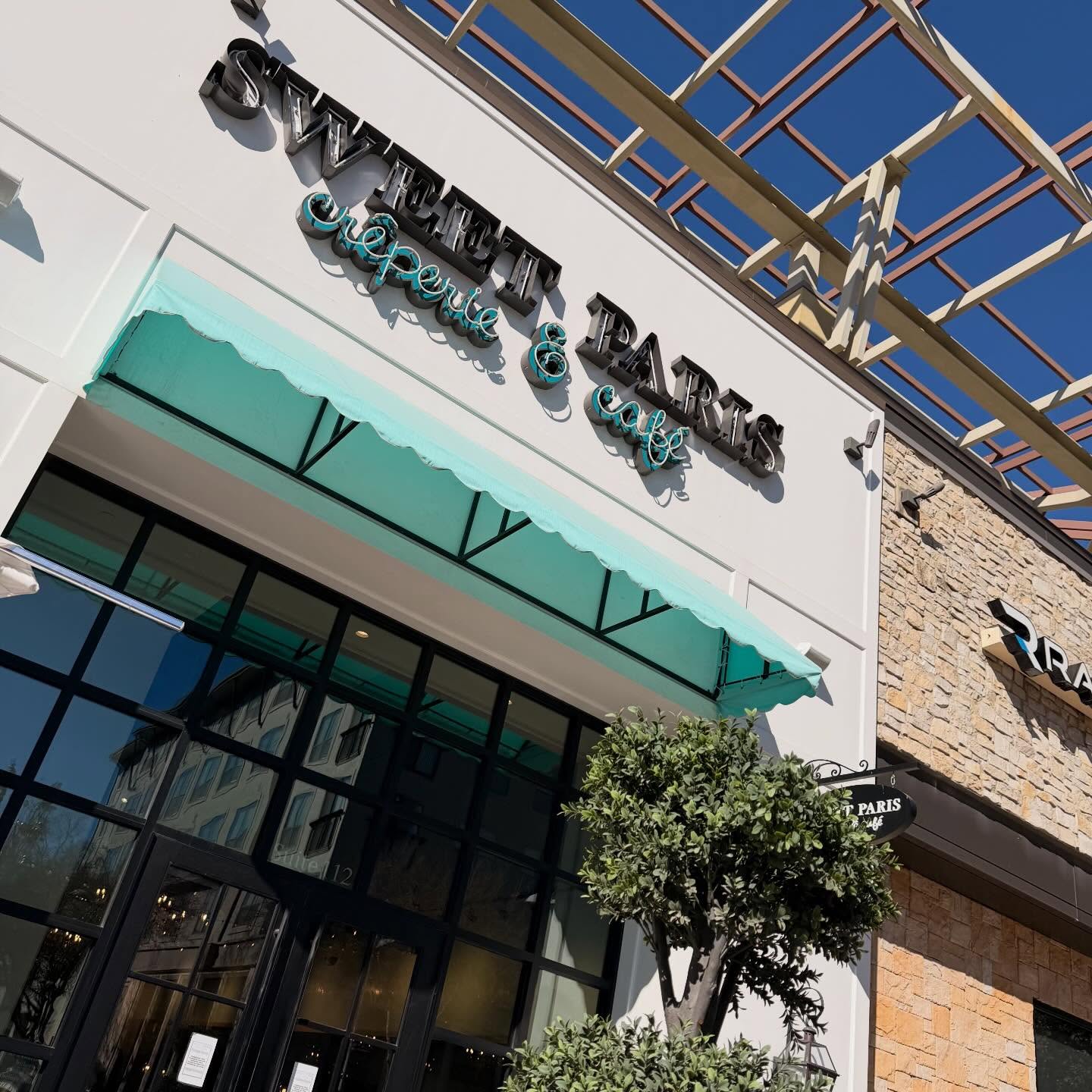 We wish you a Merry Christmas and a New Year 🖤 Sending love and a joyous adventure; great times and clear lessons all 2026. Let this be the year of beautiful things coming to fruition. All the things you desire, let this be the year it becomes REAL. For me, for you, for us all. Let’s have an intentionally amazing year. 🥰 #newyear#intentional#joy#happiness#spreadlove