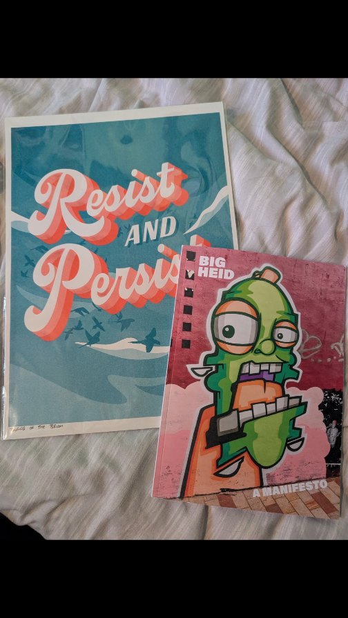 "Still today I am only counting on what comes of my own openness, my eagerness to wander in search of everything, which, I am confident, keeps me in mysterious communication with other open beings, as if we were suddenly called to assemble." - André Breton
#scotland #returntoworkfeels #artofinstagram #tealover