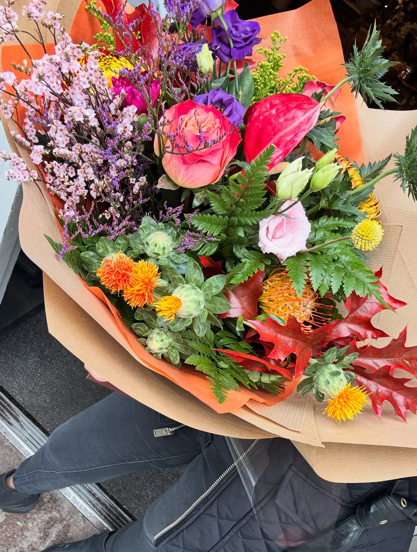 We’re back open tomorrow 10–2 💐✨
If you need a little fresh bloom fix, a last-minute gift, or just fancy popping in to say hi - we’re here.
We’ll also be open New Year’s Eve for a few hours, so swing by, grab some flowers, and head into the new year with something pretty 🐝 🌿