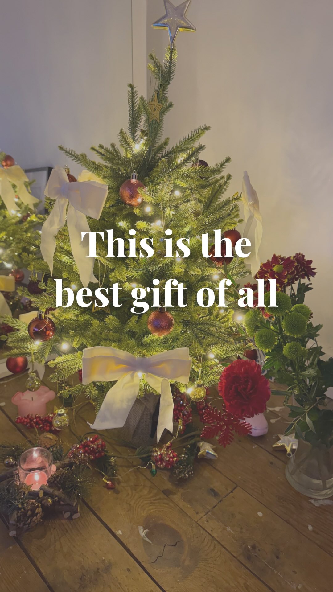Your time.
Your presence.
Your wellbeing.
Your peace.
Making memories.
Time with loved ones.
Joy & hope.
No amount of presents, carefully curated tables, decorations or matching pjs will ever top life in general to actually GET to do these things.
Some people donât or canât, so donât let burnt roasties spoil your day.
Find the glimmers and gratitude in everything you do have, not what you donât.
Life is precious, cherish it đ«¶đ»âšđđ
.
.
.
#presenceoverpresents #christmastime #findinginnerpeace