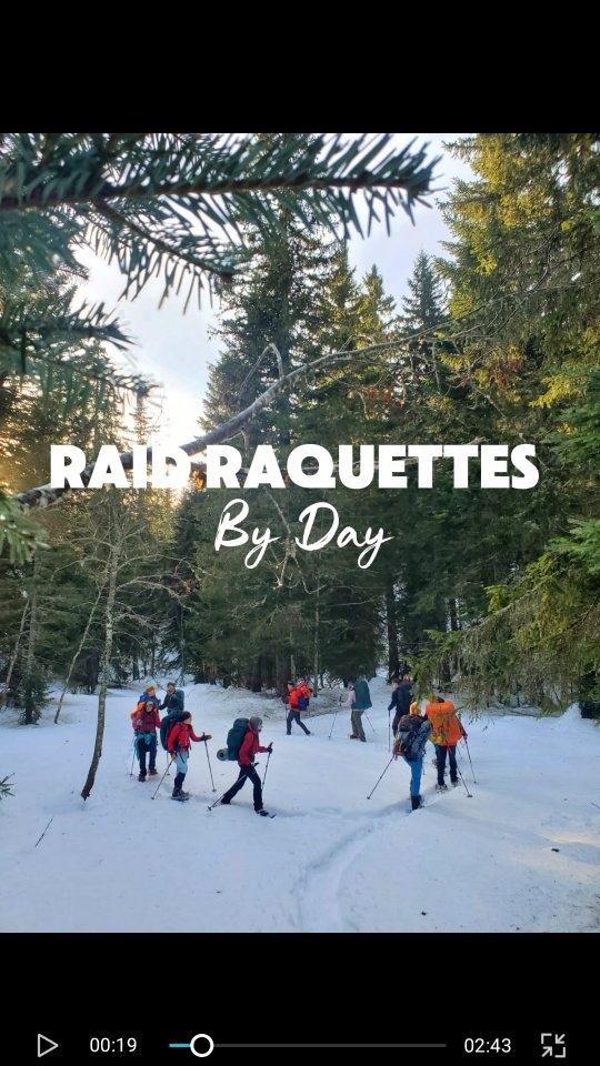 R A Q U E T T E S - BY DAY
❄️3 jours pour se confronter au froid, mieux le comprendre et savoir le "gérer".
Au menu:
Rando en raquettes, construction d'un abris de fortune, nuit sous bâche dans la neige, gestion d'un secours, évacuation d'un blessé...Bref, quelques jours bien chargés !
Supplément empruntes de loup🐺
Une expérience nouvelle pour moi, mais hâte de repartir dormir en bivouac dans la neige 🤩
#vercors #drome #raid #raquettes #tarp #t'asunebache? #c'estquoitonnoeud? #diotpolenta
