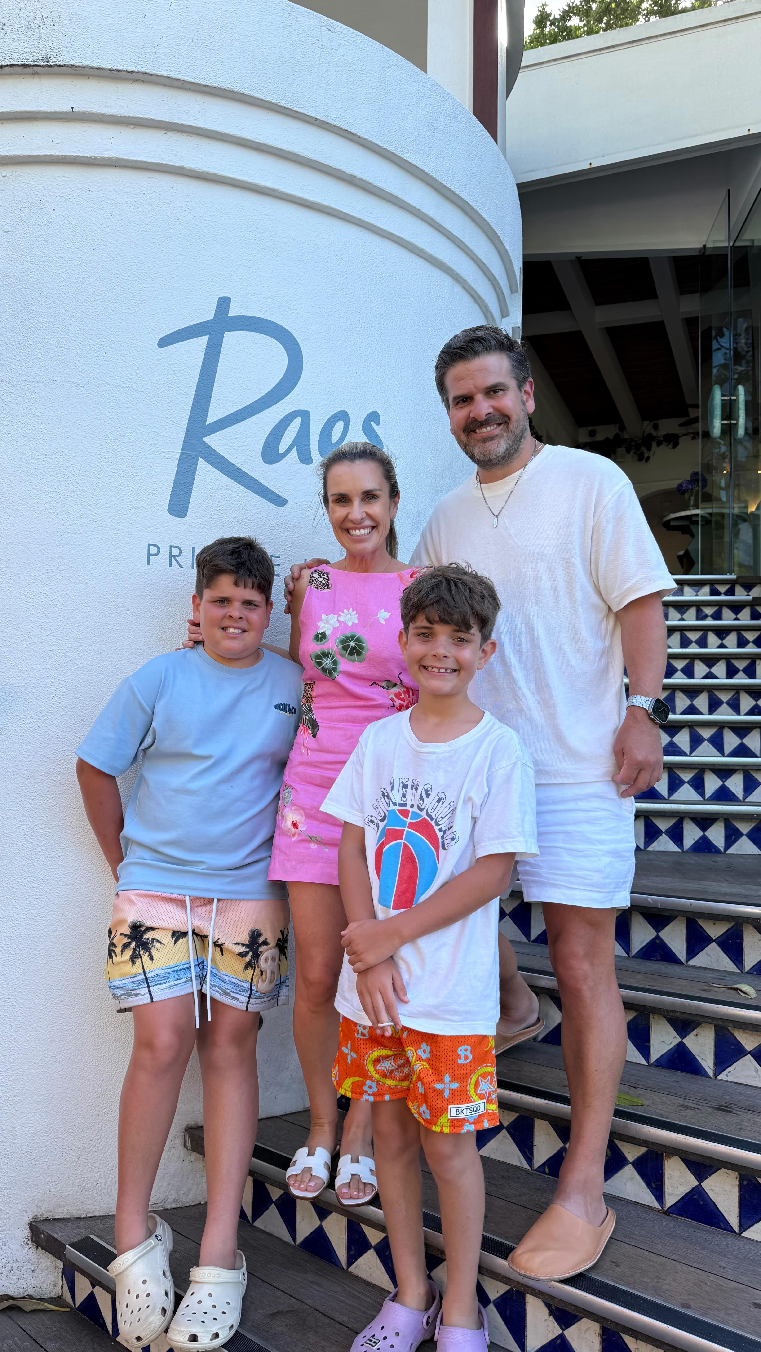 Our brightest year yet 💫 December is pure chaotic madness, but I wouldn’t have it any other way. This December we baked more cupcakes than we have EVER baked in a month. The work life balance is a real juggle, especially when you throw in a birthday with all the celebrations to boot. I honestly could not have survived the last month without our family and friends. To Paul, mum and dad, cupcakes are the full time job that you never applied for 😂 And the friends that took the boys for never ending play dates whilst I was buried in icing sugar, I’m so grateful 🙏 Now time to relax for a well deserved break 🏖️