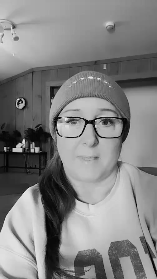 My wishes for you in 2026!
(And my beanie is from @kindredshopandstudio 💚)