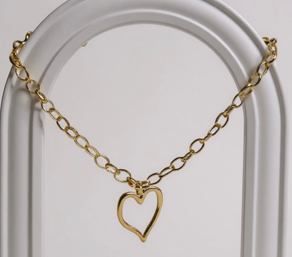 Stainless Steel Irregular Hollow Big Heart Pendant Necklace Gold and Silver Thick Chain Necklace Jewelry.