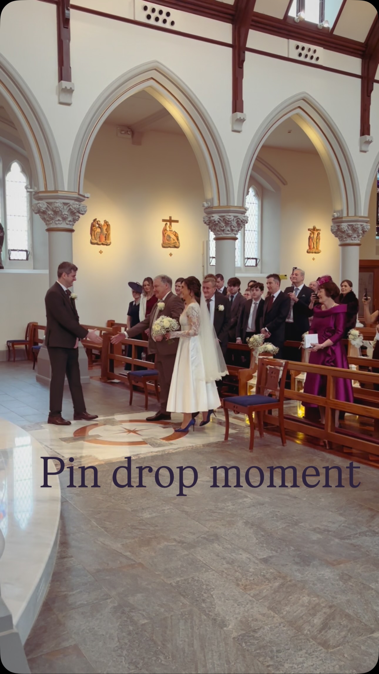 Is there a more pin‑drop moment than this? 💛
I’ll let you in on a little secret… sometimes I actually prefer the bridal entrance to be instrumental. When the groom sees his bride and the emotions hit, I find it impossible not to get a little choked up too.
2026 dates are now limited, send me a dm to secure your date
#weddingsinger #weddingmusic #bridalentrance #irishweddings #liveweddingmusic