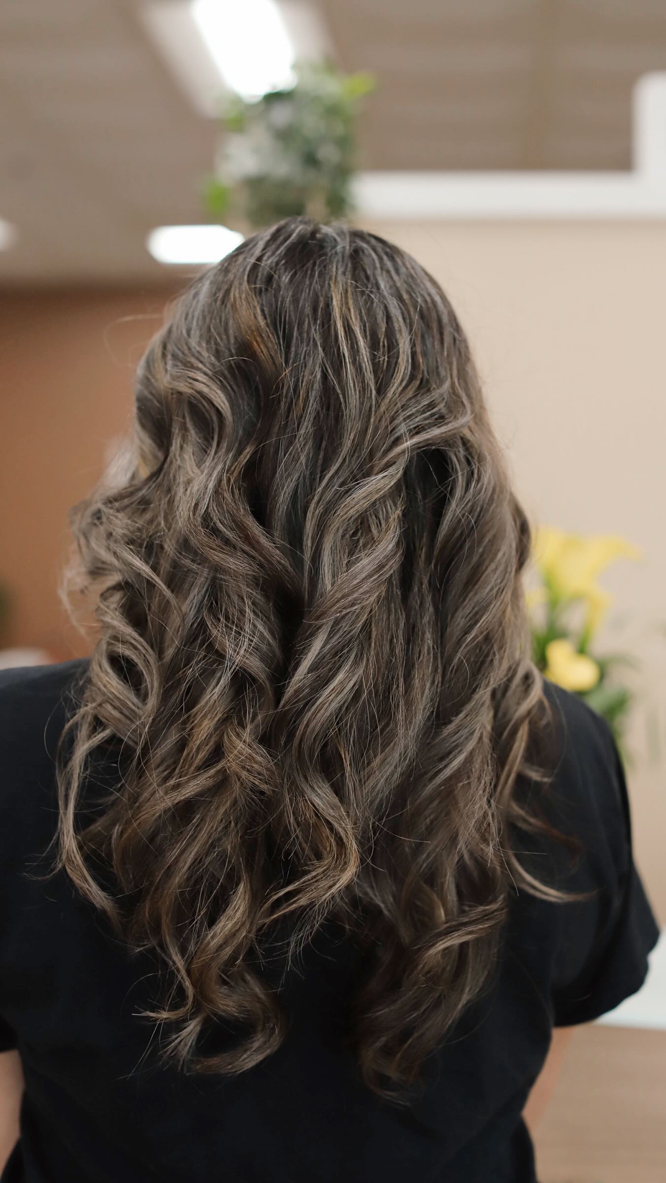 Feeling grateful to call another holiday season a success thanks to our amazing clientele and team! We appreciate your support during the most wonderful (and busy 😅) time of the year! ✨♥️ Here’s to the next!
.
.
.
.
#artehairstudio #rentonwa #bellevuewa #rentonhairstylist #bellevuehairsalon