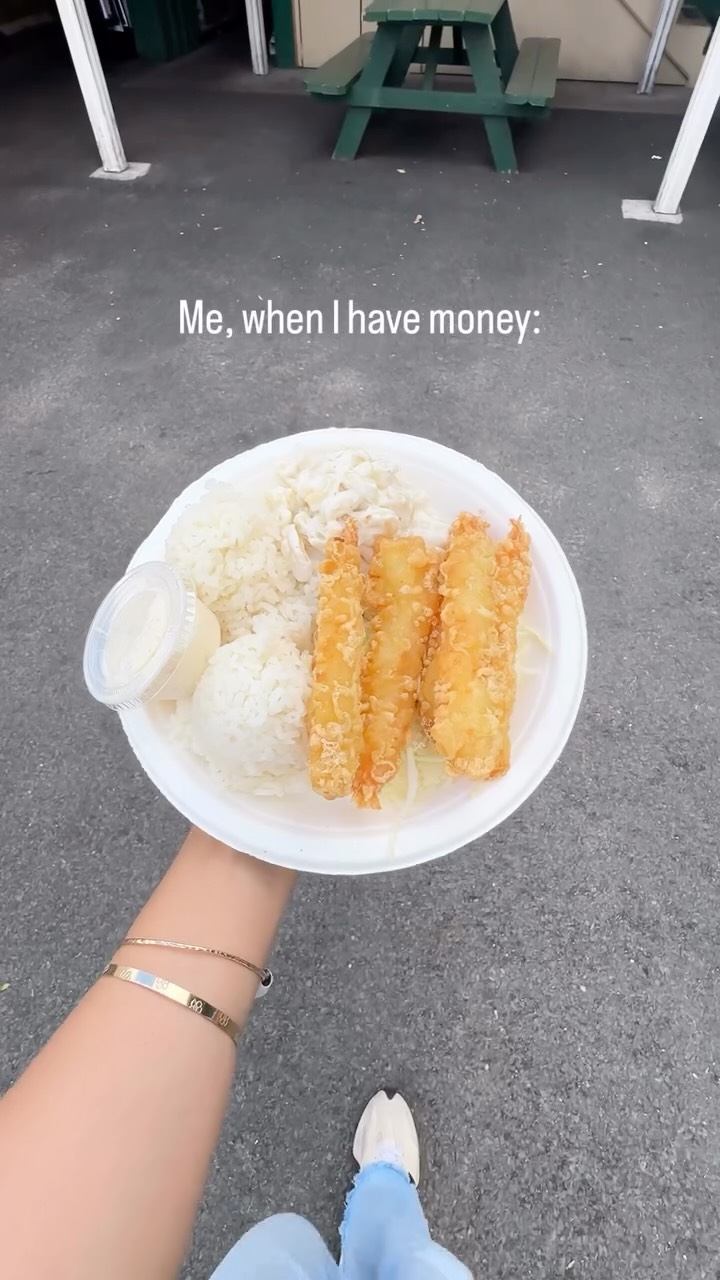 Your favorite plate lunch is waiting 🍛
Visit us in Kapahulu, Kalihi, and Pearlridge 🌈
#RainbowDriveIn #PlateLunch #LocalGrinds #HawaiiEats #HawaiiFoodie