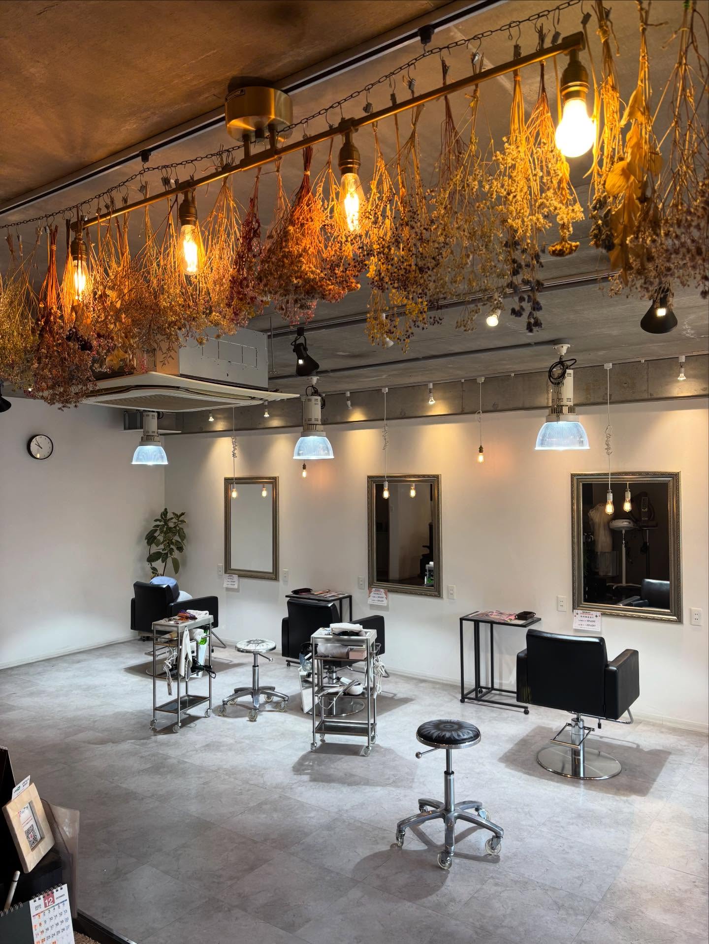 ANZHAIR
2026
明けましておめでとうございます🎍
1月6日【火】からの営業になります
本年もよろしくお願いいたします
#ANZHAIR#美容室#廿日市#廿日市美容室#ヘアカット