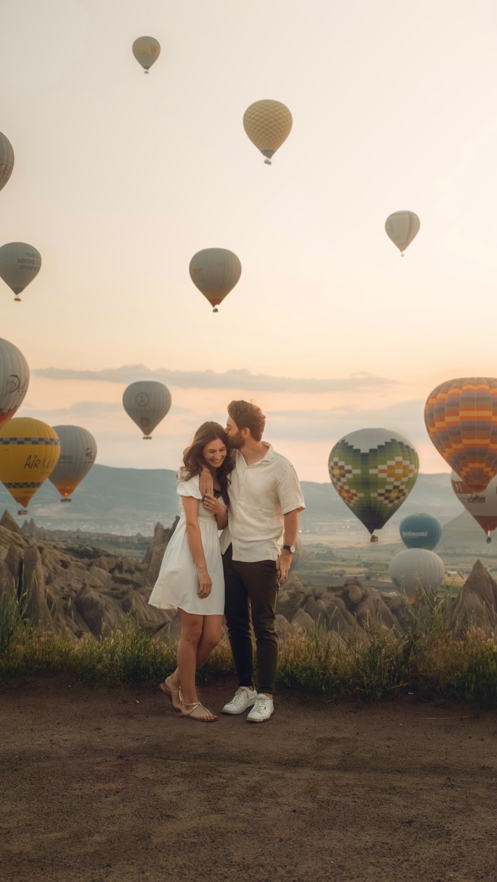 Noch keine Idee für eure Reisen 2026? ✈️🌍
Hier kommen unsere Reisetipps für jeden Monat im Jahr.
Januar
Thailand: Perfekte Trockenzeit für Inseln, Strand und Rundreisen.
Februar
Tansania & Sansibar: Ideale Safari Zeit auf dem Festland und sonniges Badewetter auf Sansibar.
März
Edinburgh: Magische Altstadt, Harry Potter Vibes und lange Tage für Stadtspaziergänge.
April
Vietnam: Sehr gute Reisezeit für viele Regionen mit abwechslungsreichem Klima von Nord bis Süd.
Mai
Madeira: Frühling auf der Insel, alles blüht, ideale Temperaturen zum Wandern.
Juni
Seychellen: Trockenere Monate, angenehme Temperaturen und perfekte Bedingungen zum Schnorcheln.
Juli
Kappadokien: Stabiles Sommerwetter und beste Voraussetzungen für Ballonfahrten.
August
Algarve: Hochsommer am Atlantik mit viel Sonne und angenehmer Meeresbrise.
September
Italien: Spätsommer, warmes Meer und weniger Trubel in Städten und an der Küste.
Oktober
New York: Angenehme Temperaturen, Herbstfarben und ideale Zeit für Sightseeing.
November
Oman: Angenehm warm und trocken, perfekt für Wüste, Berge und Roadtrips.
Dezember
Neuseeland: Sommerbeginn mit langen Tagen für Natur, Abenteuer und Roadtrips.
Speicher dir das Reel ab und mach 2026 zu deinem Reisejahr.😍
.
.
#reisetipps #reise2026 #reisefotografie #travelphotography #reiseinspiration