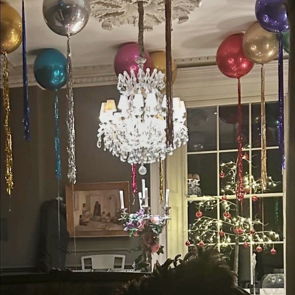 Deck the halls with @bespokeballoons.ie 🎈
