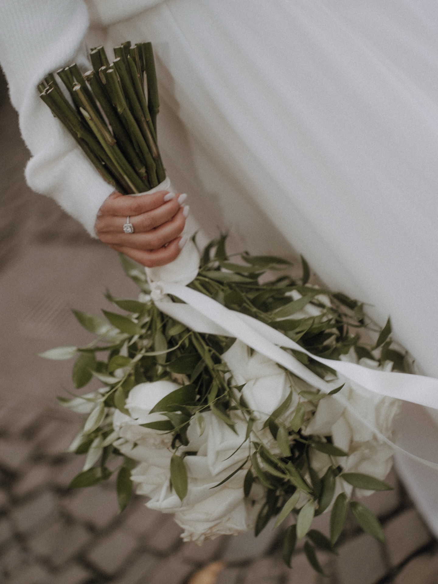 winter wedding ❄️🤍
Meine letzte Hochzeit in 2025 - schönster Abschluss des Jahres ✨ vor dem Ja-Wort sind wir noch gemeinsam über den Weihnachtsmarkt gelaufen, überall waren Lichter und Tannen und es war alles ganz gemütlich geschmückt 🤍 so mag ich’s sehr ❄️
#winterwedding #standesamtköln #hochzeitsfotografie #realbride