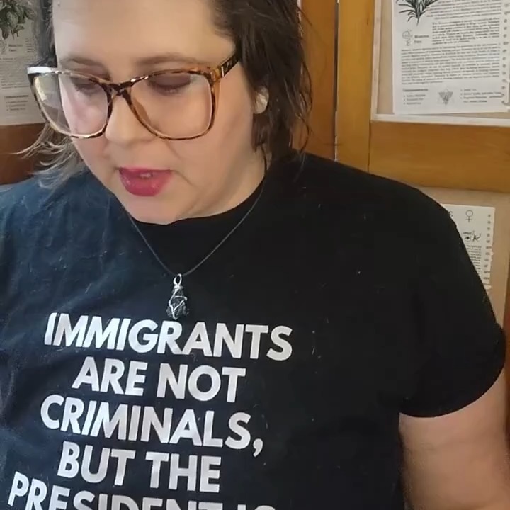 🎉 Ready to make some bold choices in the New Year?
The Lovers card reminds us that every choice we face can lead us to something amazing! 🌟 Whether it’s in love, business, or friendships, trust your gut to guide you towards that "automatic fuck yes"!
What big decision are you contemplating as we step into 2026? Let’s chat in the comments!
#NewYearNewChoices #TrustYourGut #TheLovers #SpiritualJourney #BoldDecisions #PodcastInsights #Inspiration #ManifestYourDreams