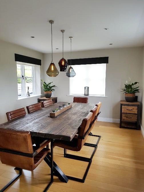 Fabulous Y-Frame table finished in dark oak.
#reclaimed #reclaimedwood #reclaimedwoodfurniture