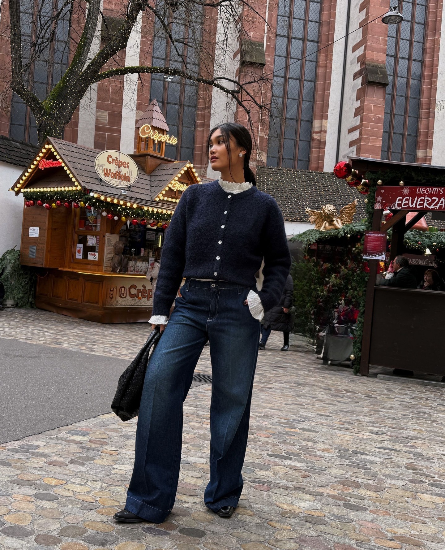 Christmas outfit: cozy enough to eat all the cookies, cute enough for photos 🎄🍪