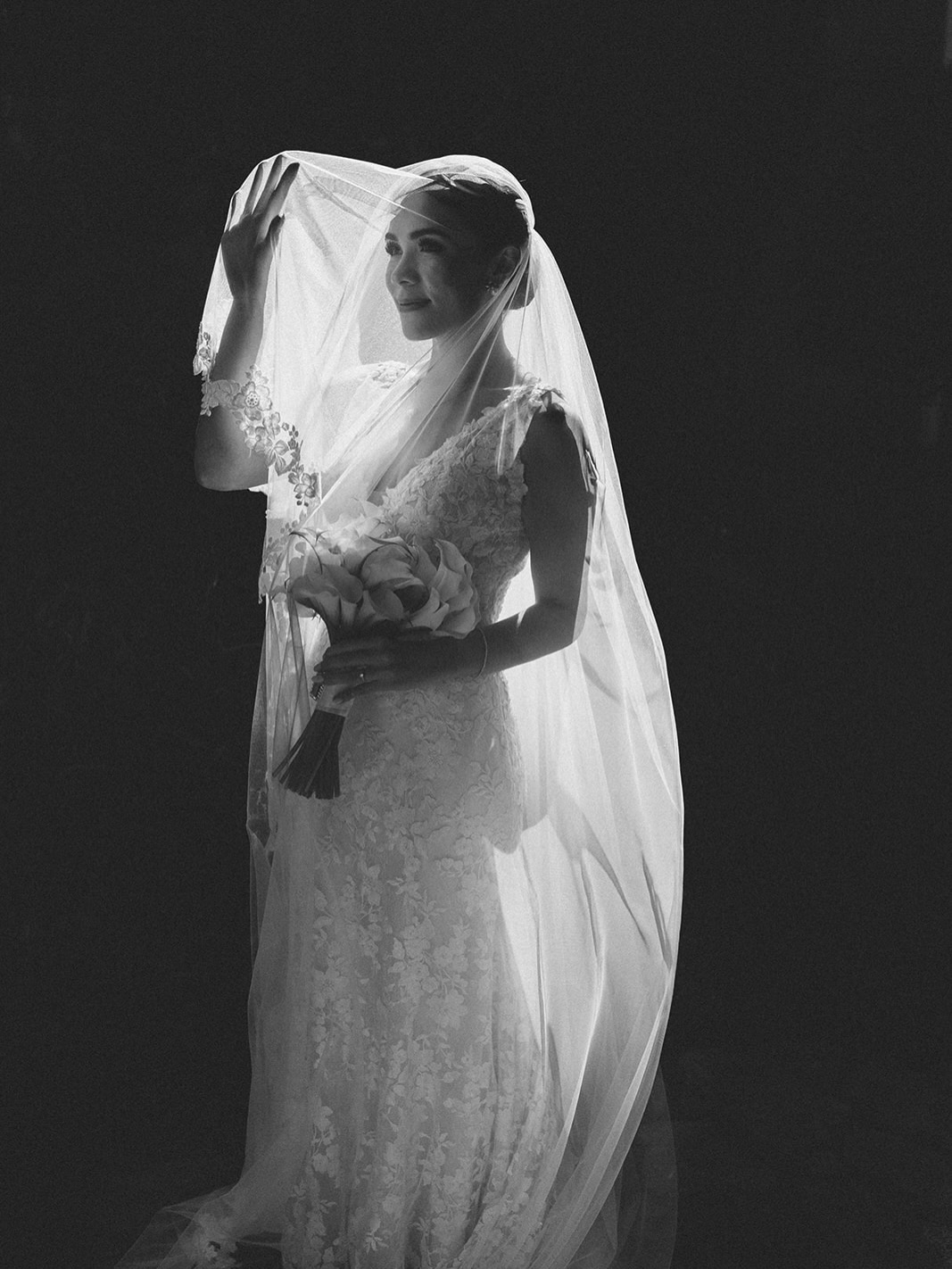Ari y Beto, 2025.
Photo: @marielorellanaphotography
Video: @ringofilmsgt
WP: @unioevents
Venue: @hiltonguatemalacity
Decor: @lamagnoliagt
Vestido: @rosaclaraguatemala
Zapatos: @jimmychoo
MUA: @pilarvasquezmakeup
Peinado: @irmahairstylistgt @halo_hairaccessories