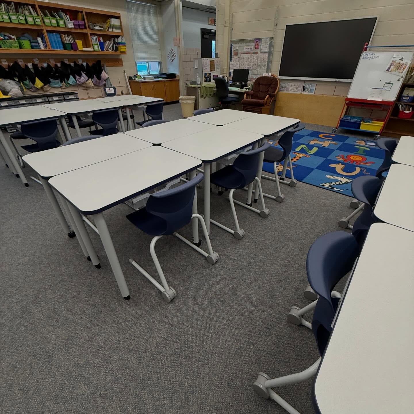 Class dismissed, but renovations are in session🛠️❄️ While students and teachers enjoy winter break, we’re busy upgrading classrooms!