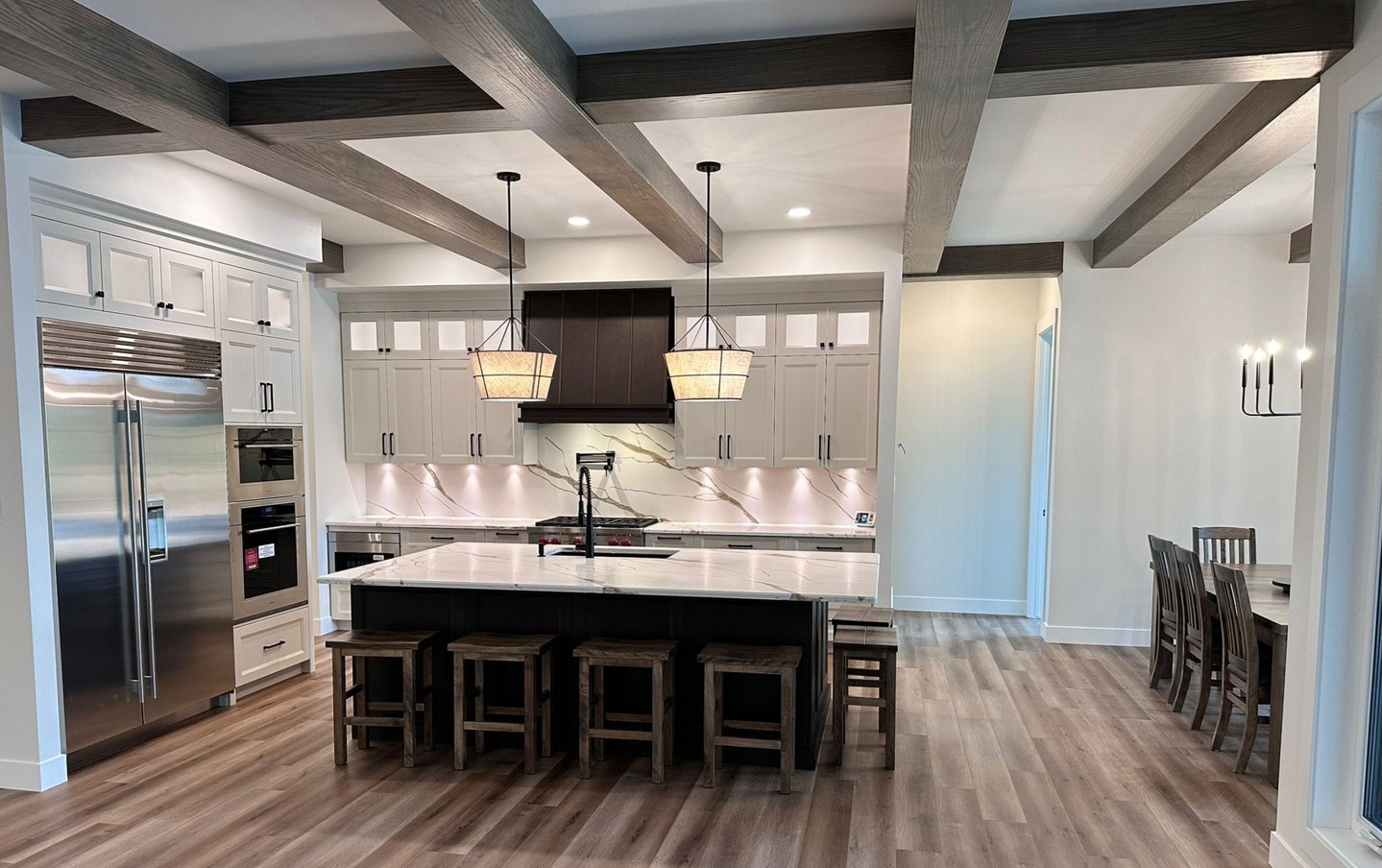 Say hello to a kitchen that truly works for you!
Created in an occupied new build, this space is where function and beauty blend perfectly. Every cabinet, every finish, every detail—customized for real life (and real messes!).
Love your kitchen. Live in your kitchen.
Let’s design your perfect space!
info@jamiebydesign.ca
www.jamiebydesign.ca
#YEGInteriorDesign #KitchenDesign #NewBuildHome #HomeInspiration #JamieByDesign