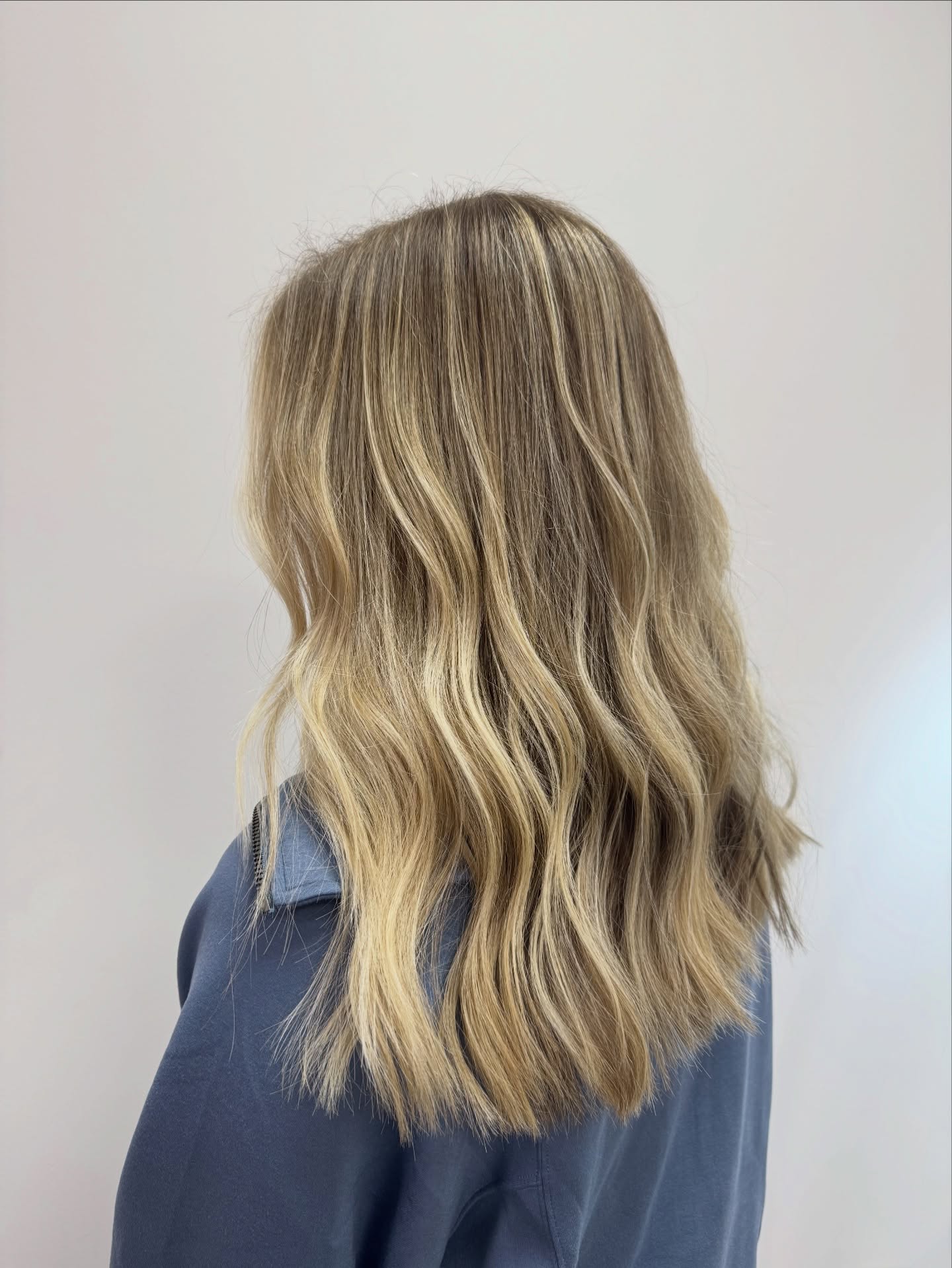 ready for all the good hair in 2026 ✨
#cltblondes #cltblondingspecialist
#charlotteblondes #charlottehairstylist #northcarolinablondespecialist charlotteblondespecialist charlotteblonding clthair clthairstylist