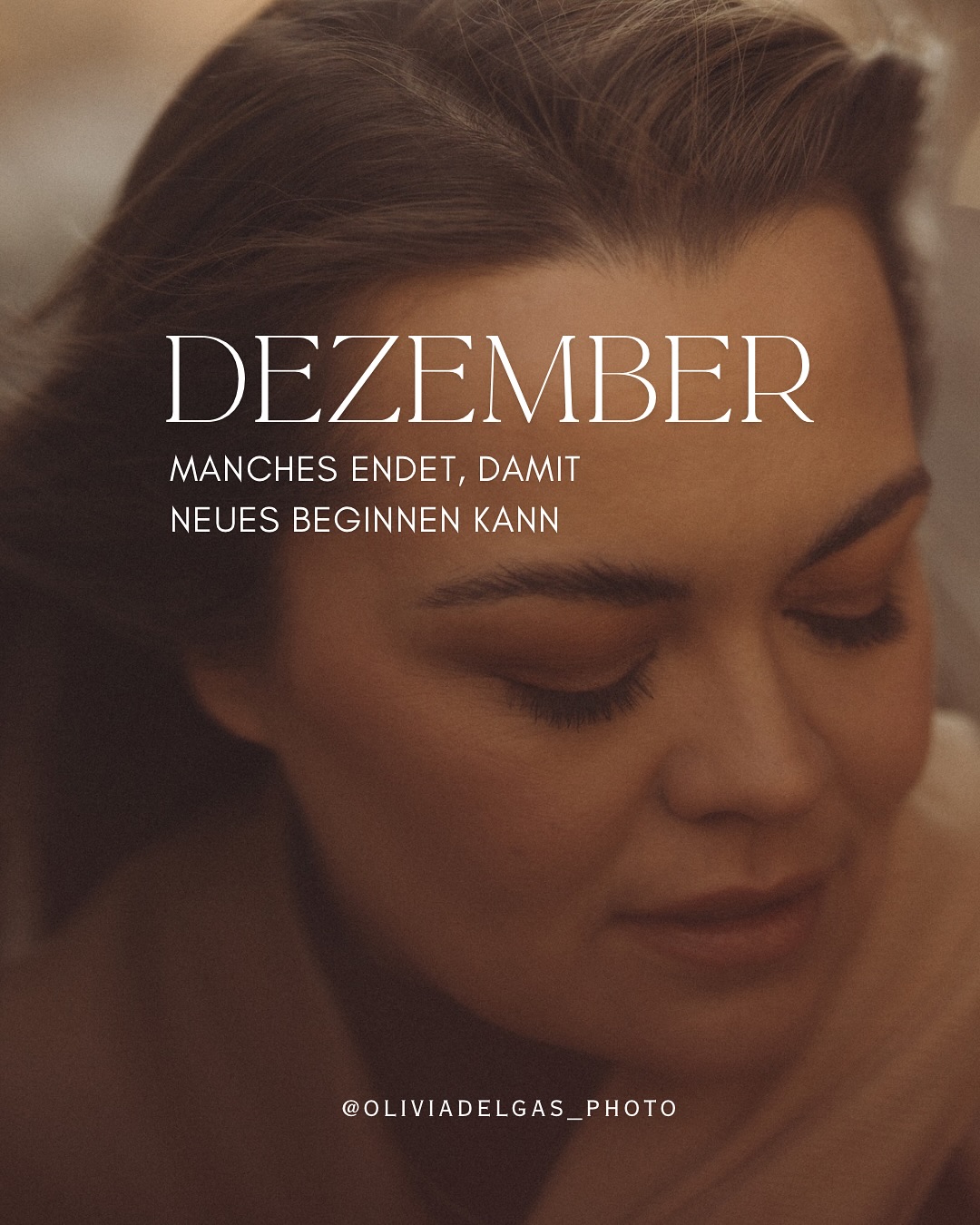 Manche Abschiede fühlen sich schwer an und bleiben länger im Herzen, als man es erwartet.
Dieses Jahr hat mich viel gelehrt – über Loslassen, Vertrauen und über mich selbst.
Auch wenn nicht alles leicht war, gehe ich mit offenen Augen und einem hoffnungsvollen Herzen weiter.
Ich freue mich auf das nächste Jahr, auf neue Wege, auf neue FotoAtelier 🫶 auf leise Wunder und alles, was noch auf mich wartet
Danke euch allen Menschen mit denen ich dieses Jahr Begegnungen hatte 🤍