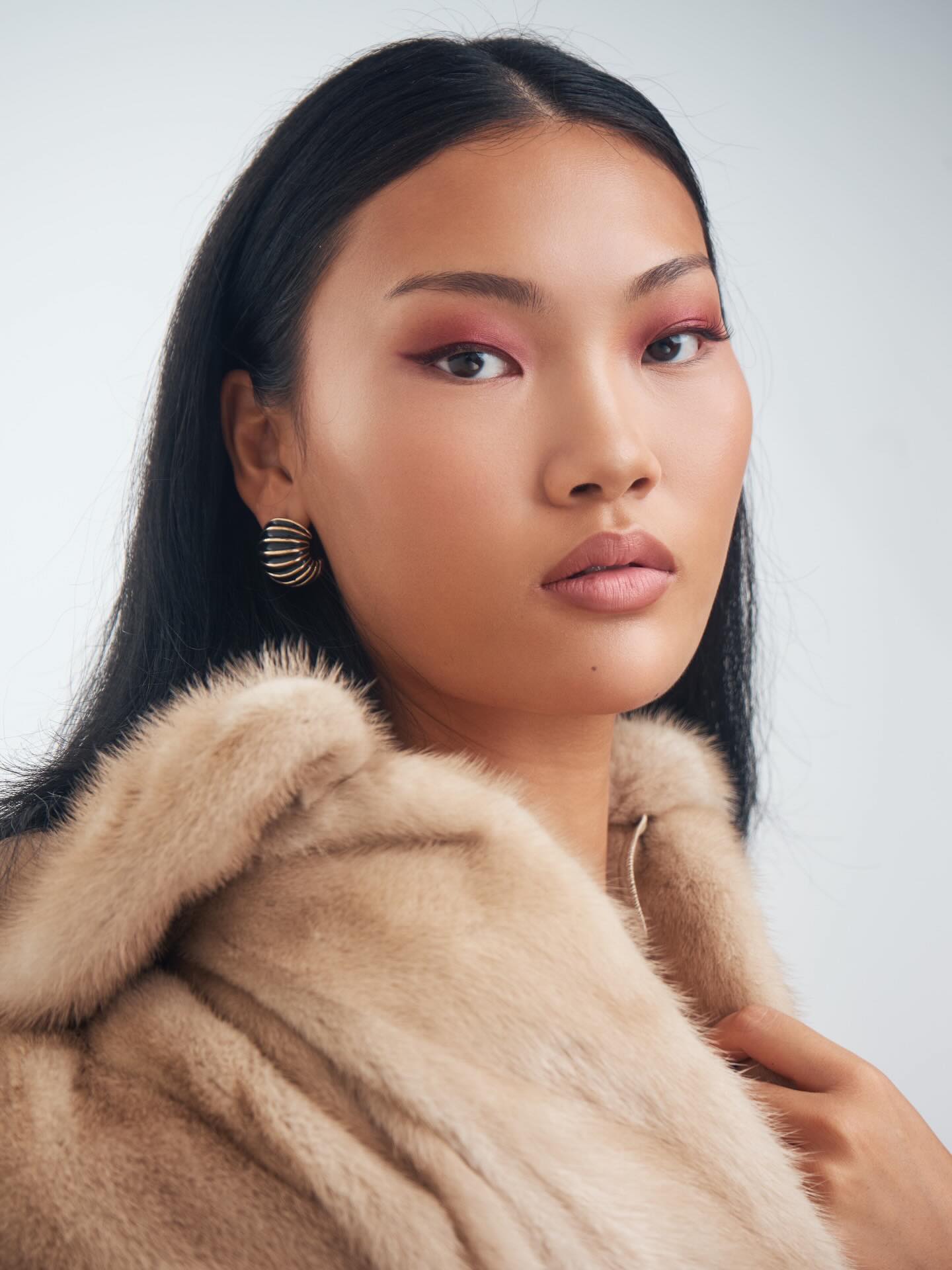 📸✨
Photographer : @jodeyephotography2.0
Muse @feliciallim
Mua @yulincmakeup
Stylist @tessfashionstylist