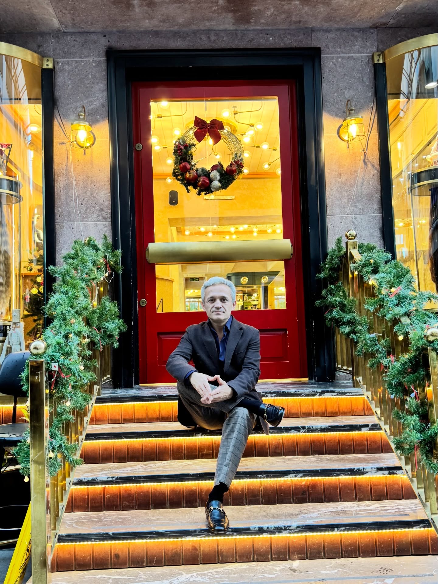 Çalışan adam ❤️
.
Yeni yılda da çok çalışmaya devam ❤️
.
.
.
.
#sedatbiga #mikrokaynak #medikalkaynak