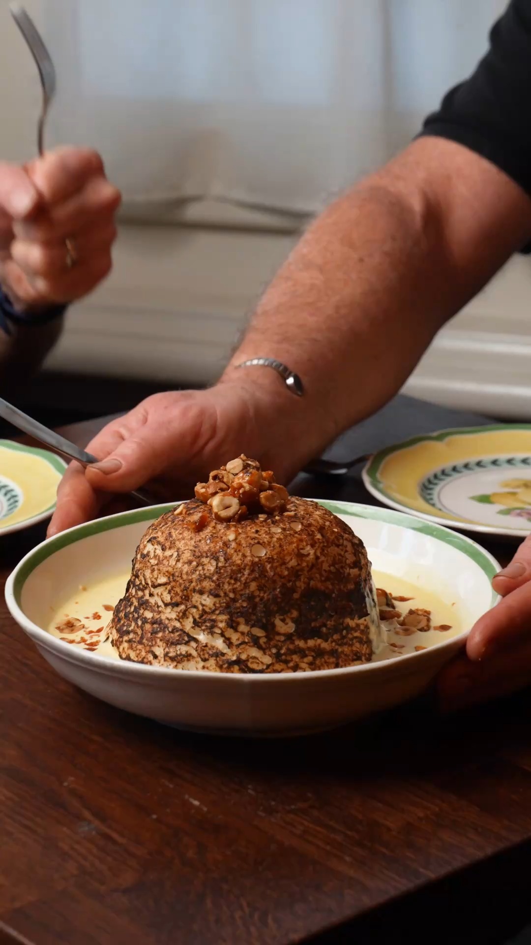 Soft meringue, silky crème anglaise… A classic French dessert for the cosiest time of the year.
Try our Île Flottante - light, comforting, and perfect after a rich winter meal. ✨
.
#ileflottante #frenchfood #frenchbistro #crouchend #foodie #londonfoodie