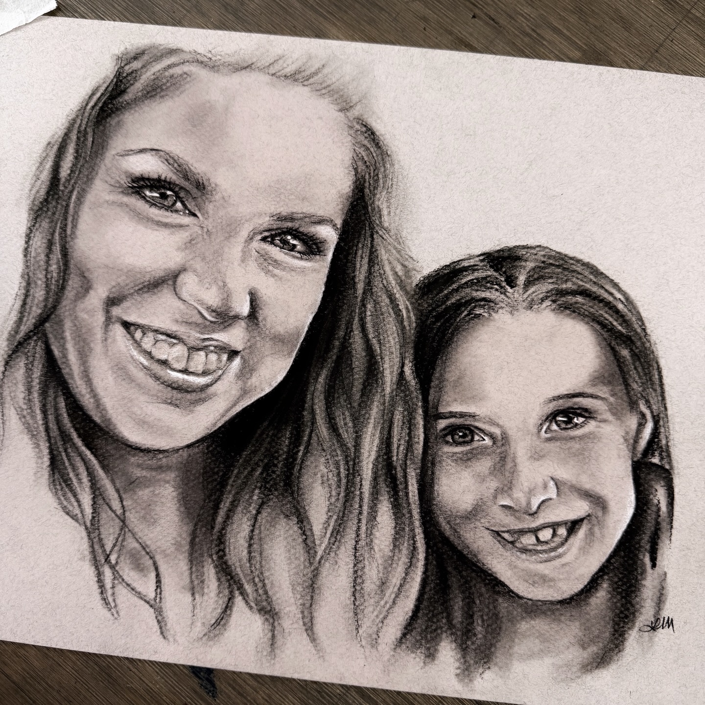 Drawn with love for my sister, gifted with love from her daughter ❤️ Some moments are meant to be kept forever ✨ #merrychristmas
#charcoaldrawing #holidays #art