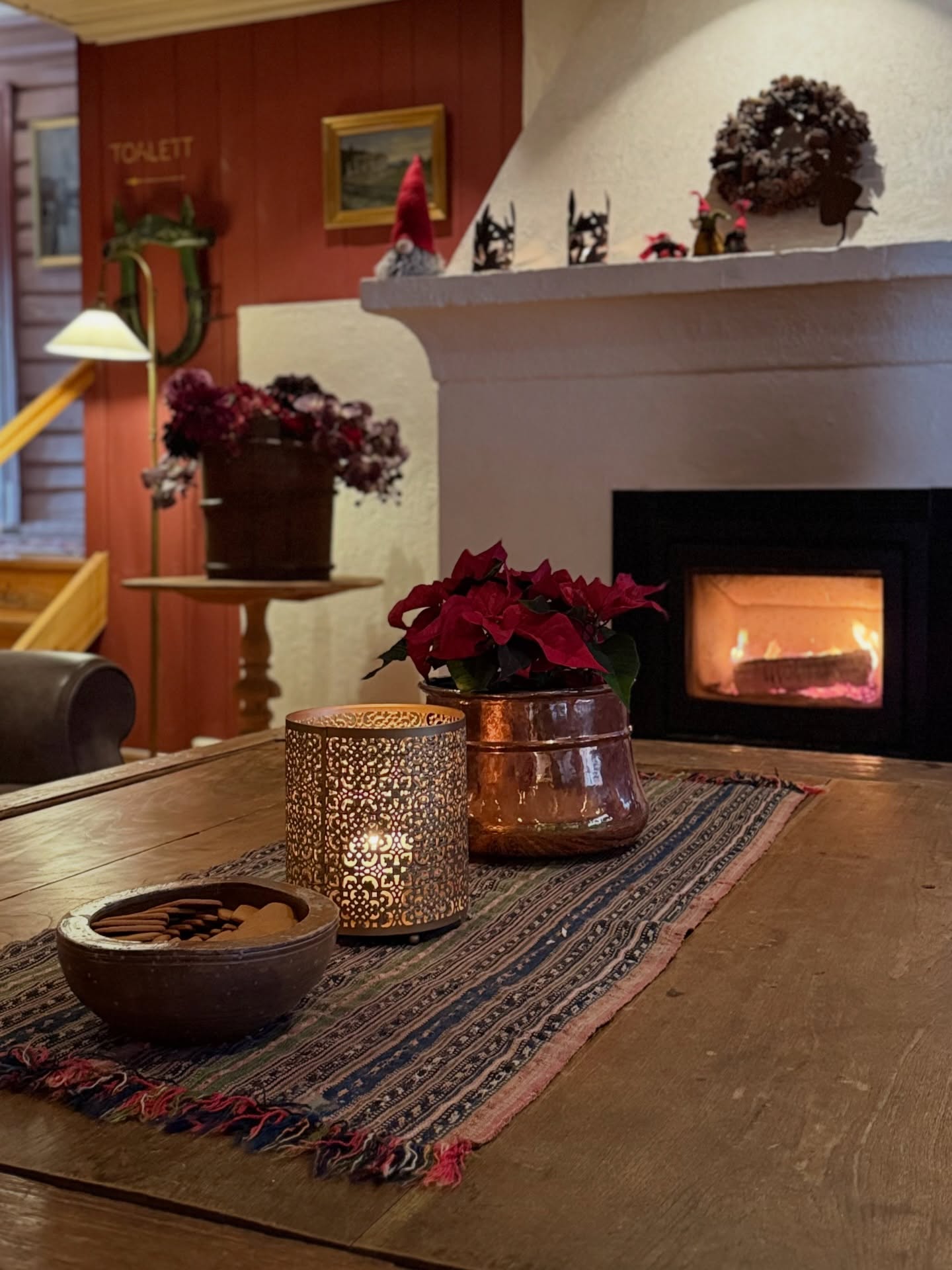 Vi håper alle har hatt en god jul! Kleivstua åpner dørene igjen 2. januar. Selv om vi tar en liten pause i høytiden, er vår booking tilgjengelig hver dag. Bestill ditt neste opphold allerede nå, vi gleder oss til å ønske deg velkommen til Kleivstua.
#kleivstua #kleivstuahotell #møtestedetpåkrokskogen