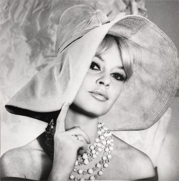 Rest in peace my dear friend Brigitte.
Your grace and beauty will inspire generations forever. We already miss you.
Love @alexandrebarthet
Brigitte Bardot was a muse of Jean Barthet.
#brigittebardot #icone #jeanbarthet #barthetparis #couture