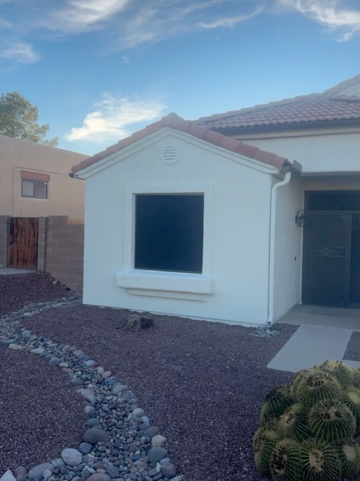 White and cream exteriors were very popular in 2025! 🙌🏻
We completed plenty of white exterior projects this year, and they continue to be a top choice.
📞 520-479-4035
🌐 www.lgndpainting.com
📧 contact@lgndpainting.com
#ExteriorPainting #WhiteExterior #TucsonHomes #HomeUpgrade #LGNDPainting